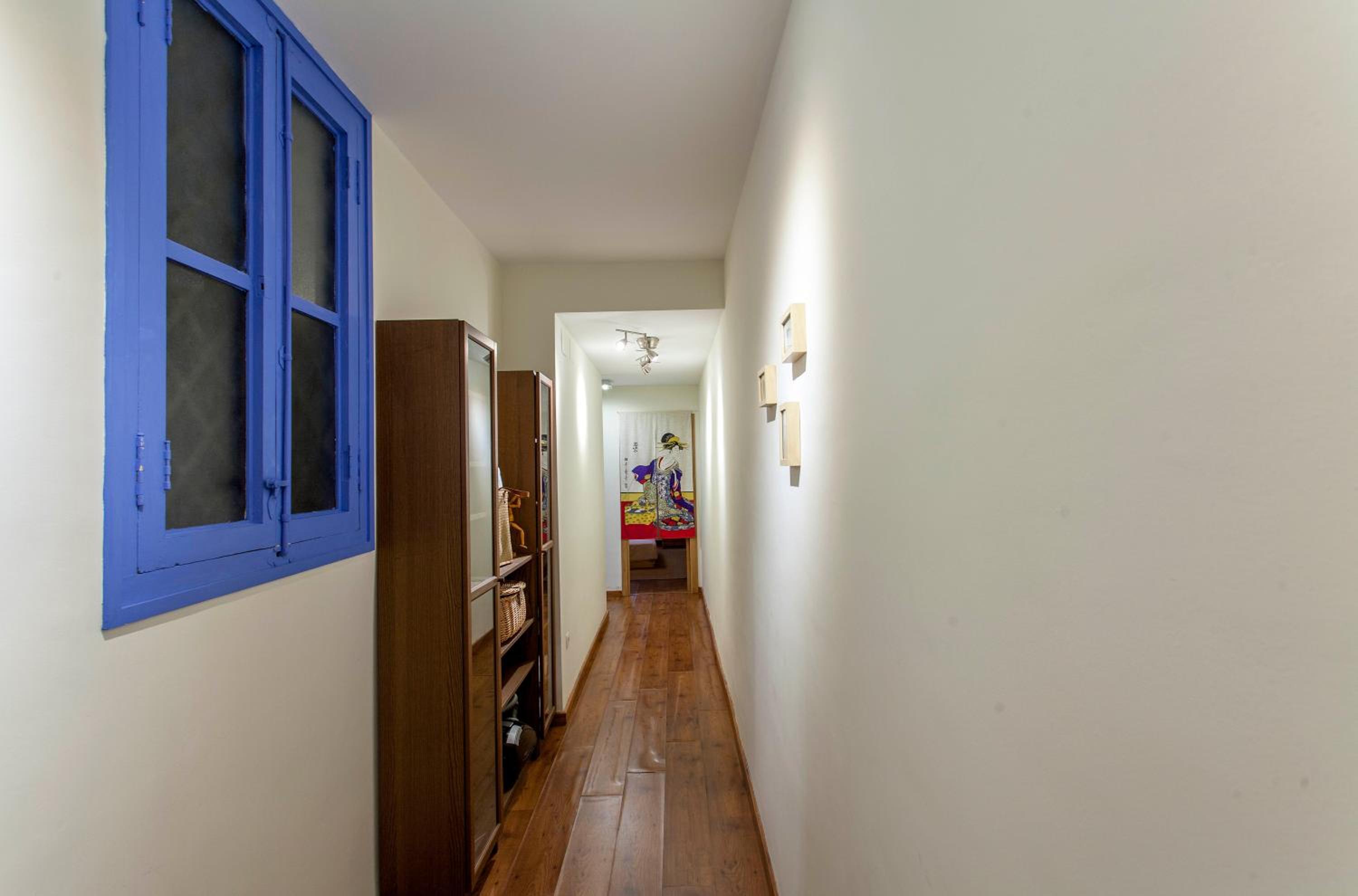 LUXURIOUS & ALLURING HOME IN HISTORIC TOWN (VALENCIA) view 2