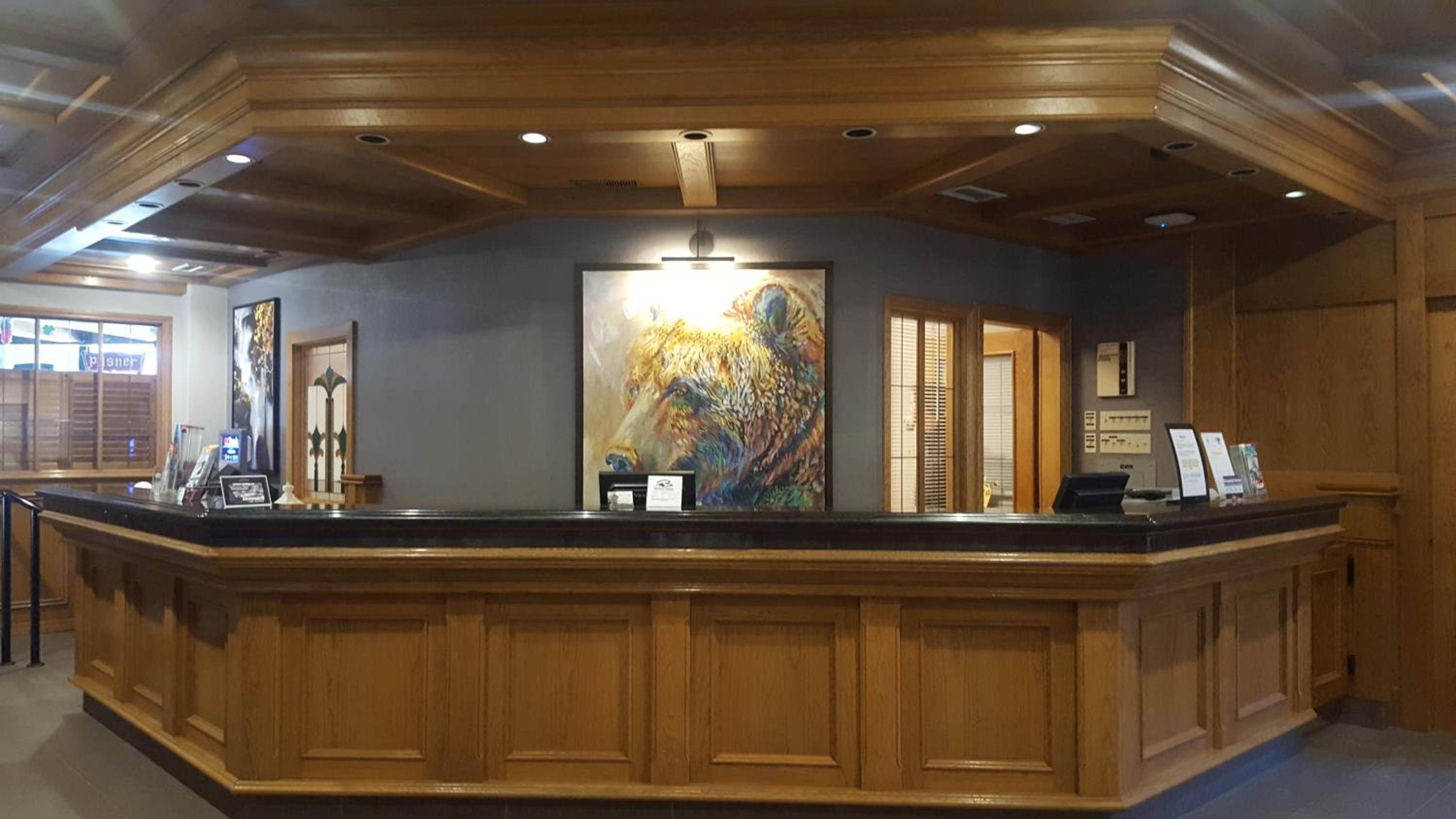 Jasper Vacations - Whistler's Inn - Property Image 1