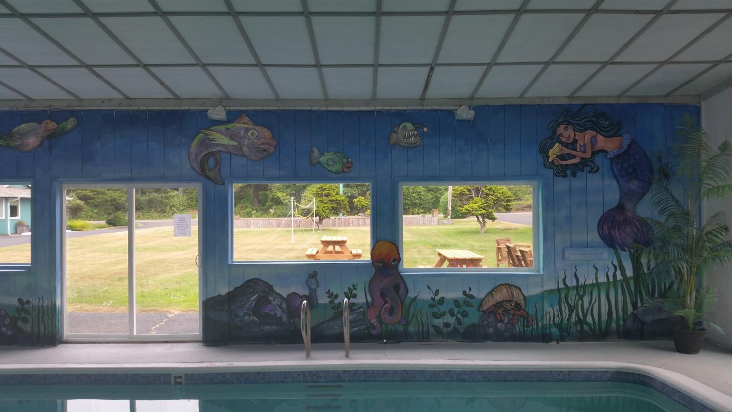 Silver Surf Motel