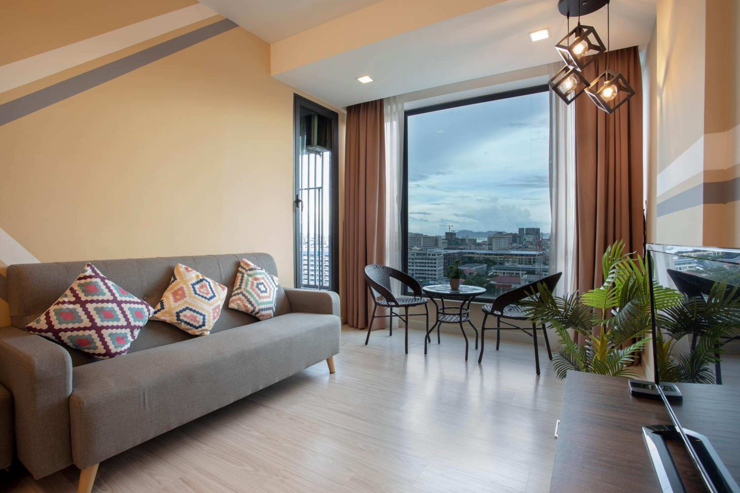 Cozy Living Sky Apartment