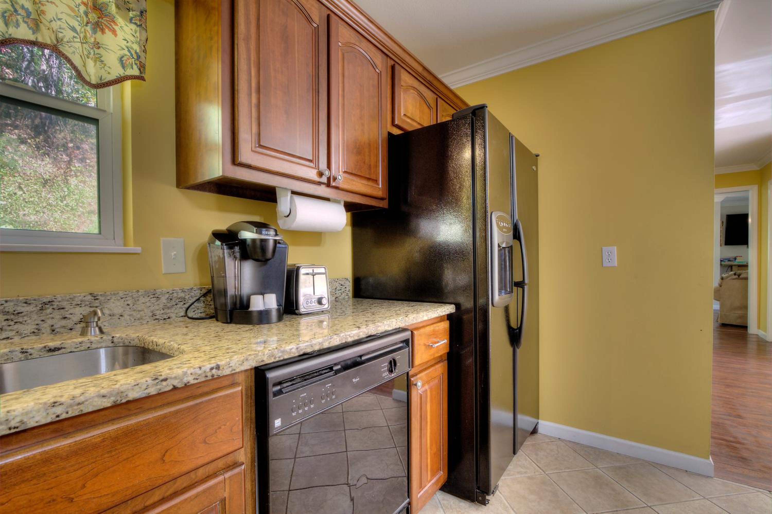 5Bedrooms*4KING BEDS*OUTSTANDING LOCATION*HotTub* view 2