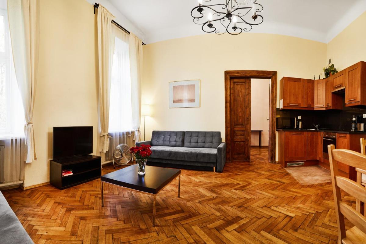 Prestige location apartments Pijarska street view 4
