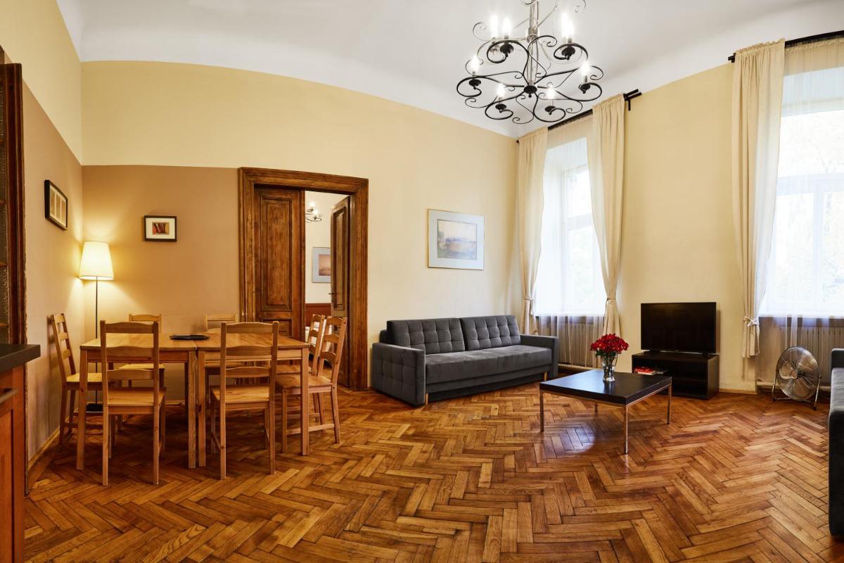 Prestige location apartments Pijarska street view 3