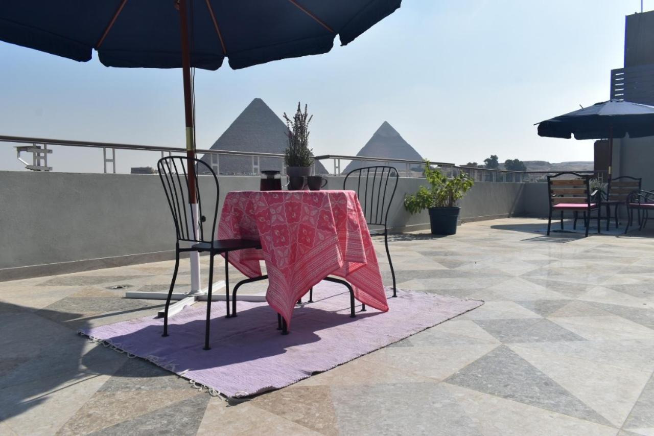La Perle Pyramids