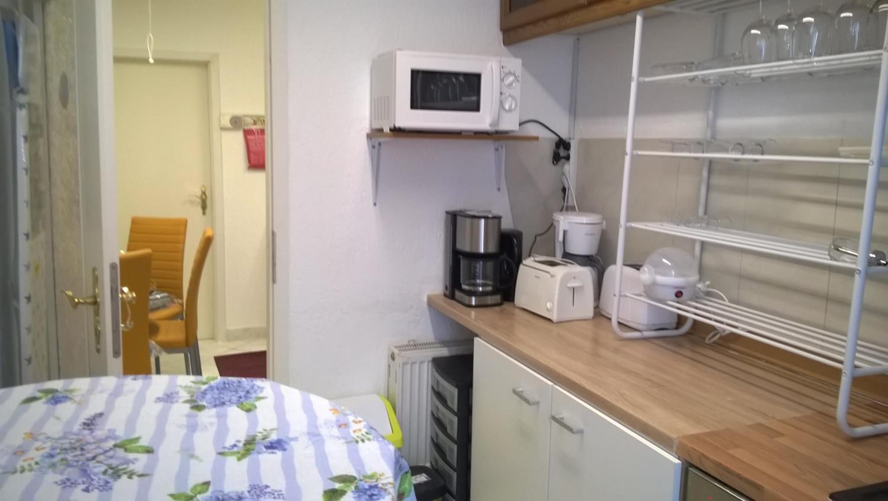 51381Leverkusen Ferienwo - Monteurwo - Bungalow - 6 Pers. - drei Zim je 2 Betten - löffelfertig -Zur Sonnenblume