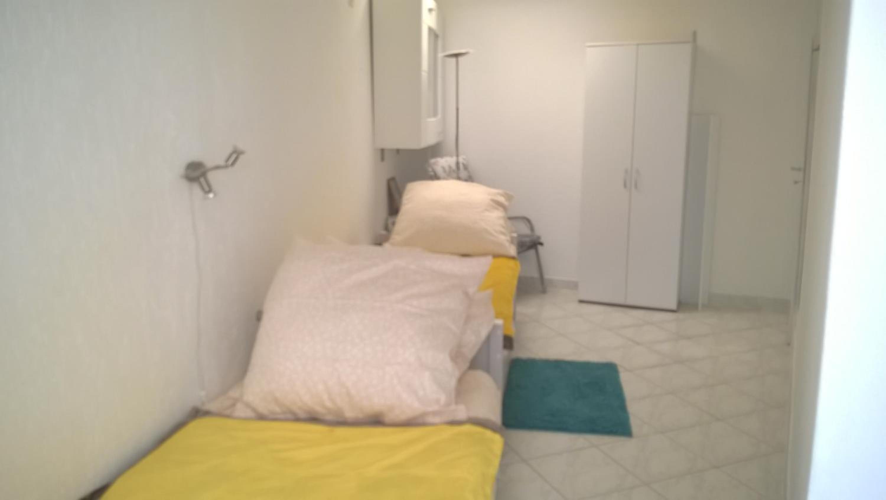 51381Leverkusen Ferienwo - Monteurwo - Bungalow - 6 Pers. - drei Zim je 2 Betten - löffelfertig -Zur Sonnenblume