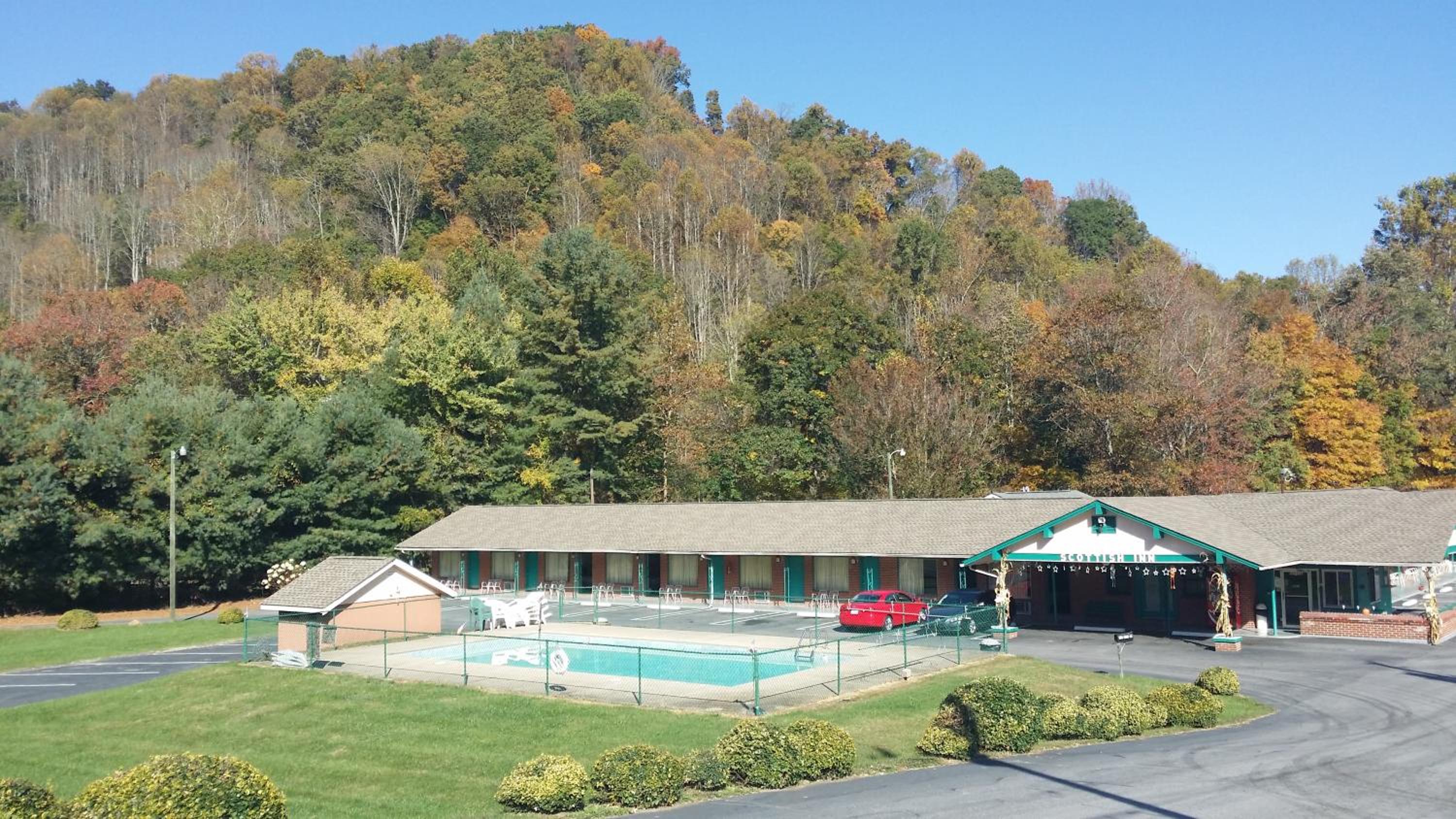Scottish Inn Maggie Valley view 2