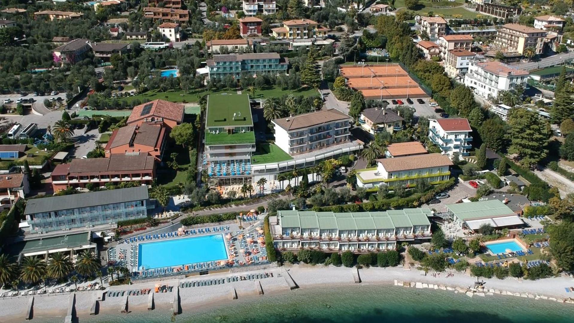 Hotel Ideal - Image 1