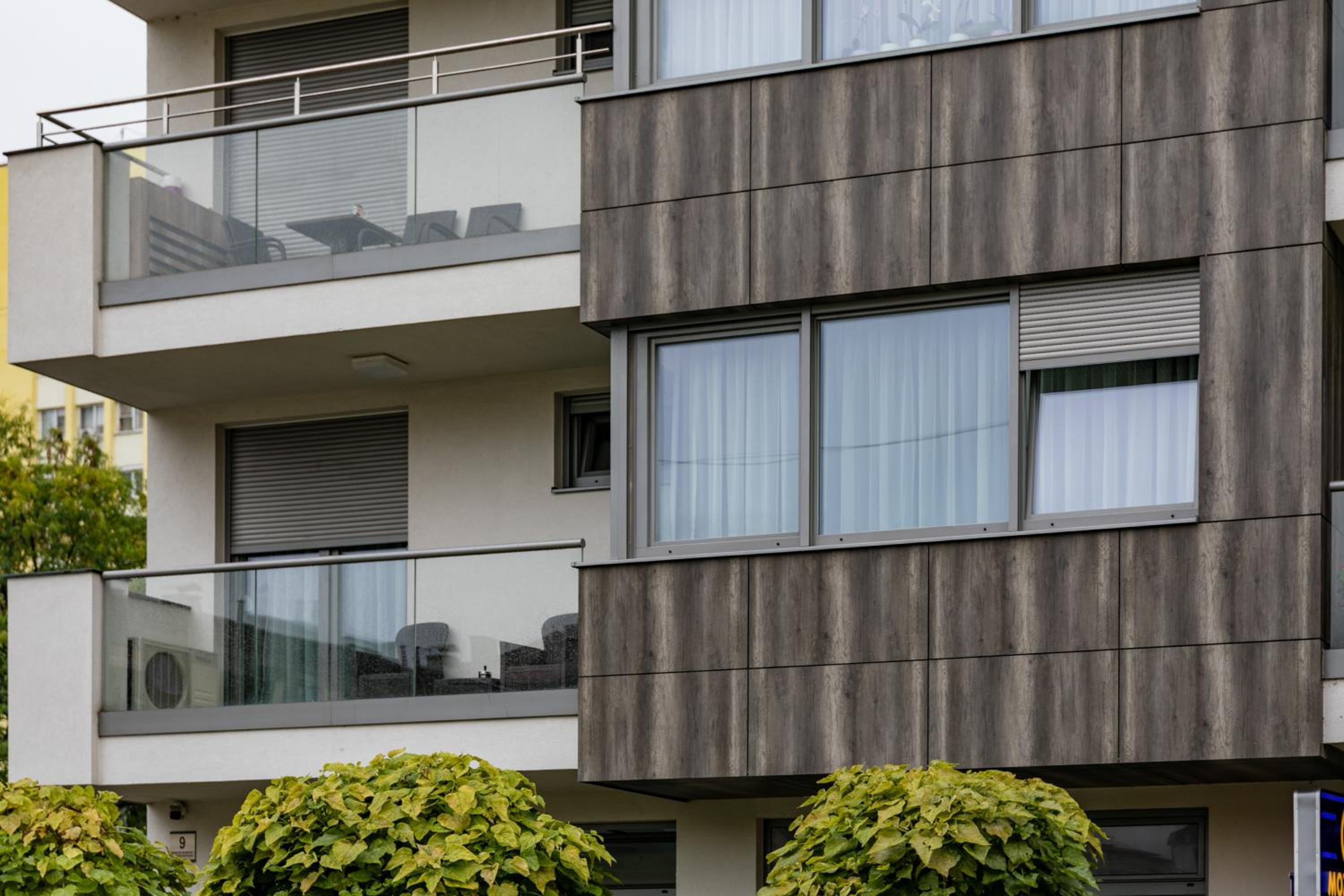 TODOR APARTMENTS Center view 2