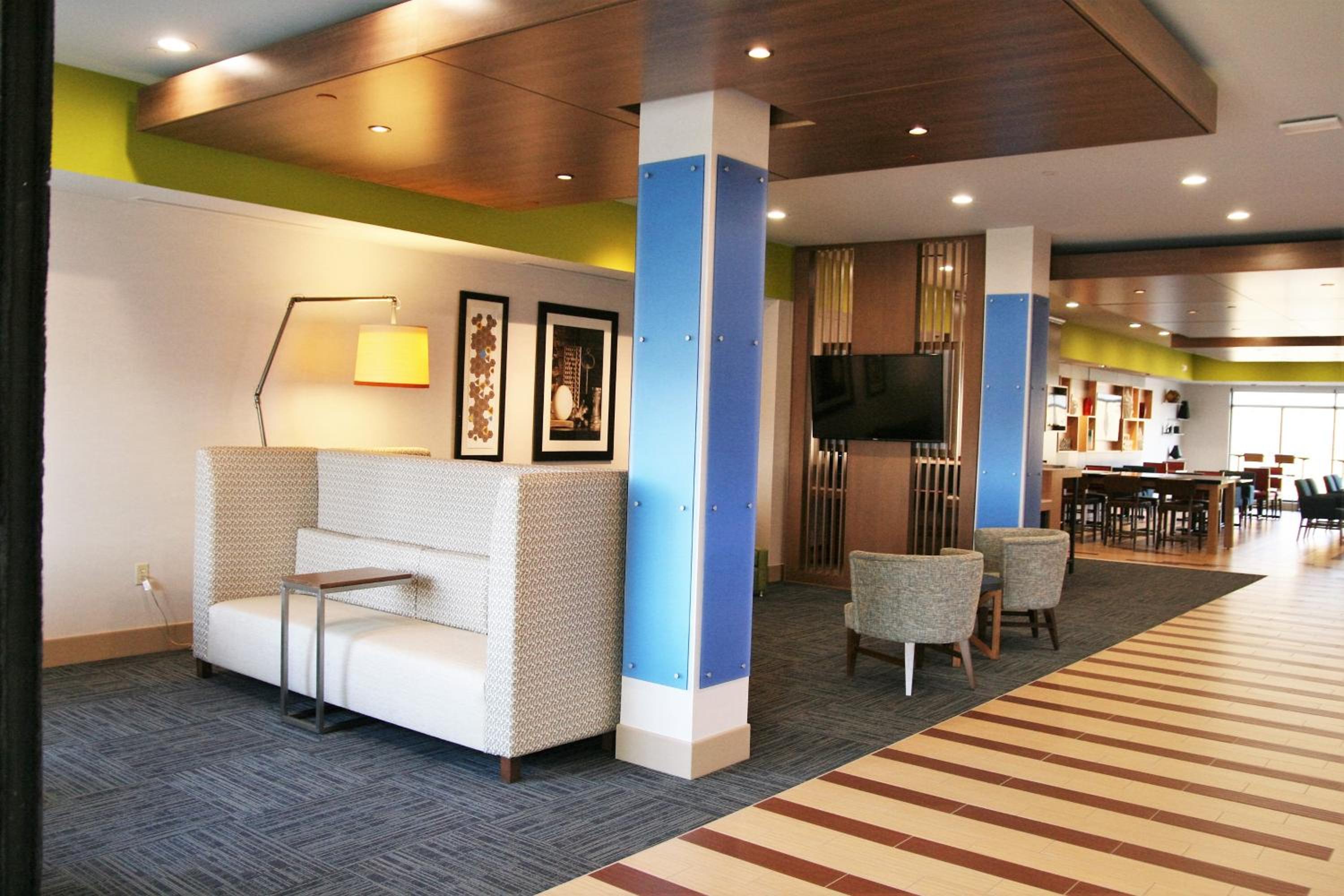 Pittsburgh Vacations - Holiday Inn Express  Suites Clarion, an IHG Hotel - Property Image 5