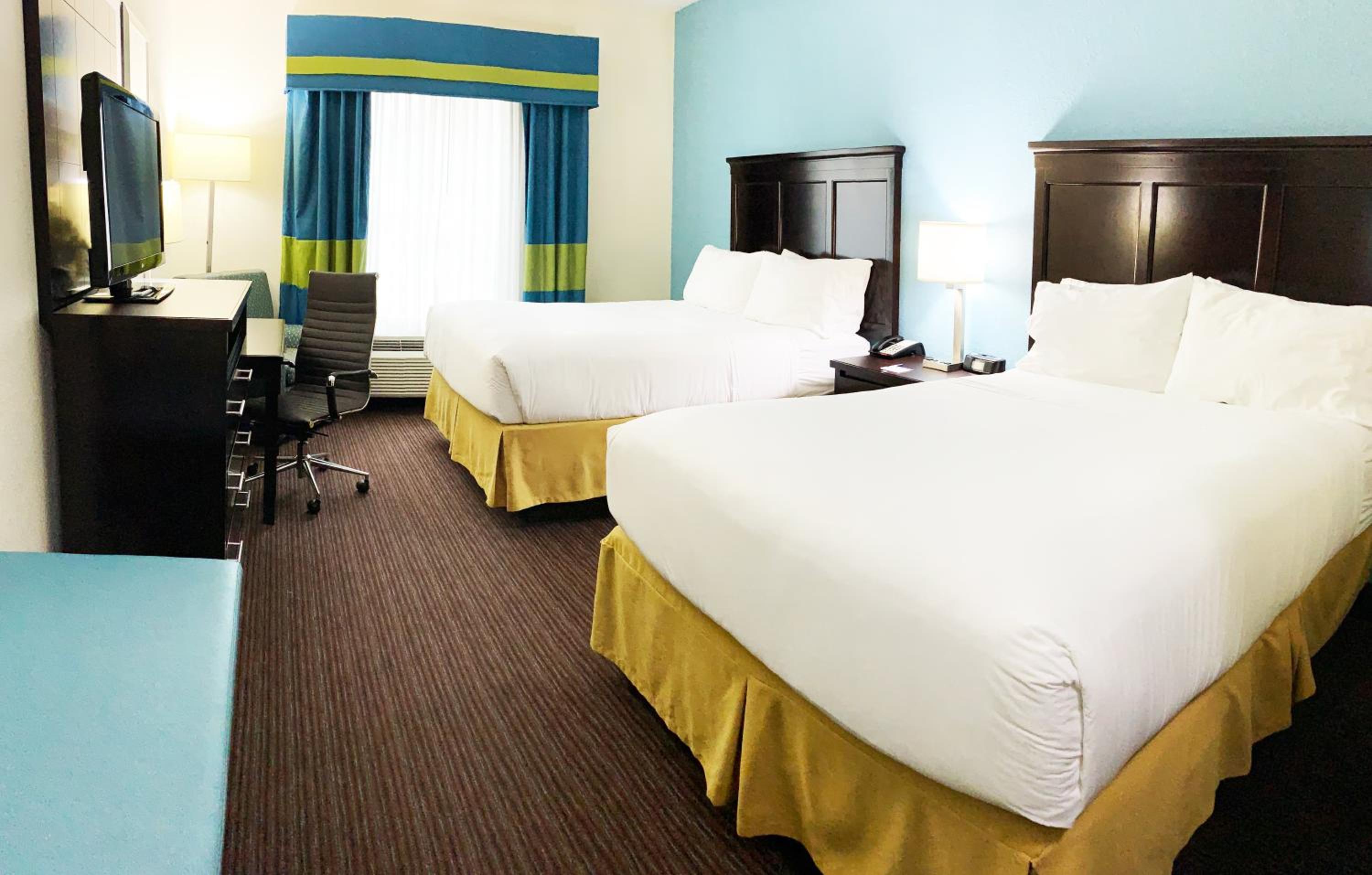 Gainesville Vacations - Holiday Inn Express Hotel  Suites Gainesville, an IHG Hotel - Property Image 41