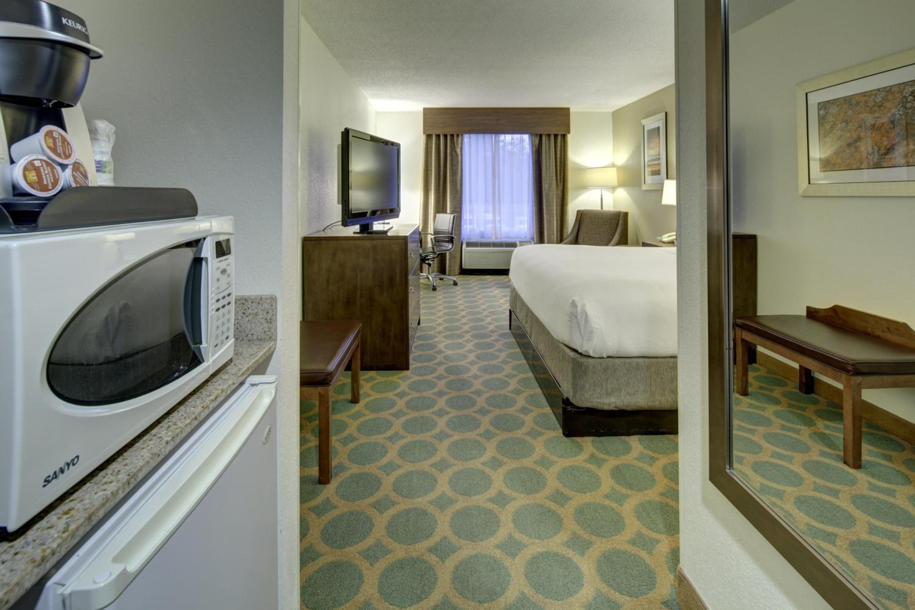 Emporia Vacations - Holiday Inn Express Hotel  Suites Emporia, an IHG Hotel - Property Image 17