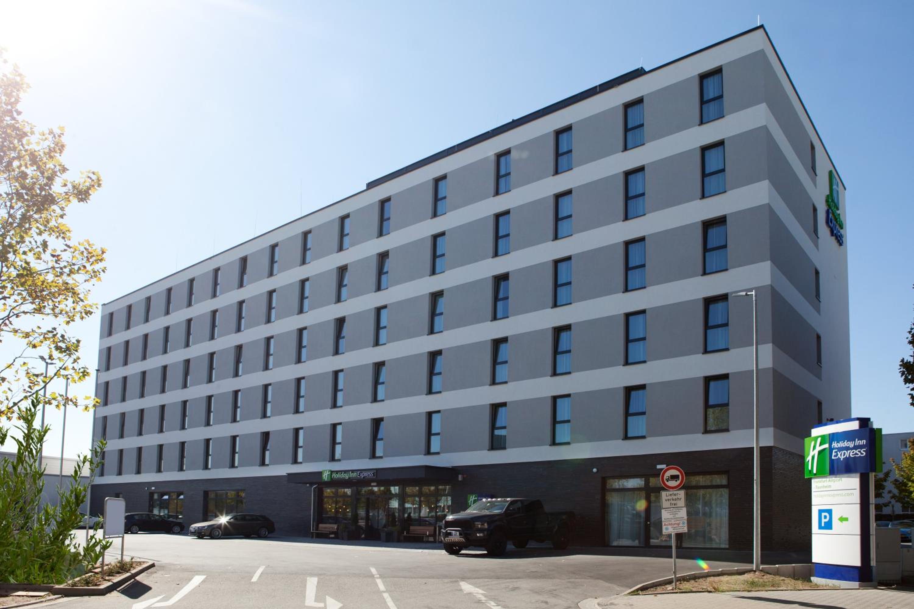 Hotel Holiday Inn Express Frankfurt Airport - Raunheim, an IHG Hotel - Image 1