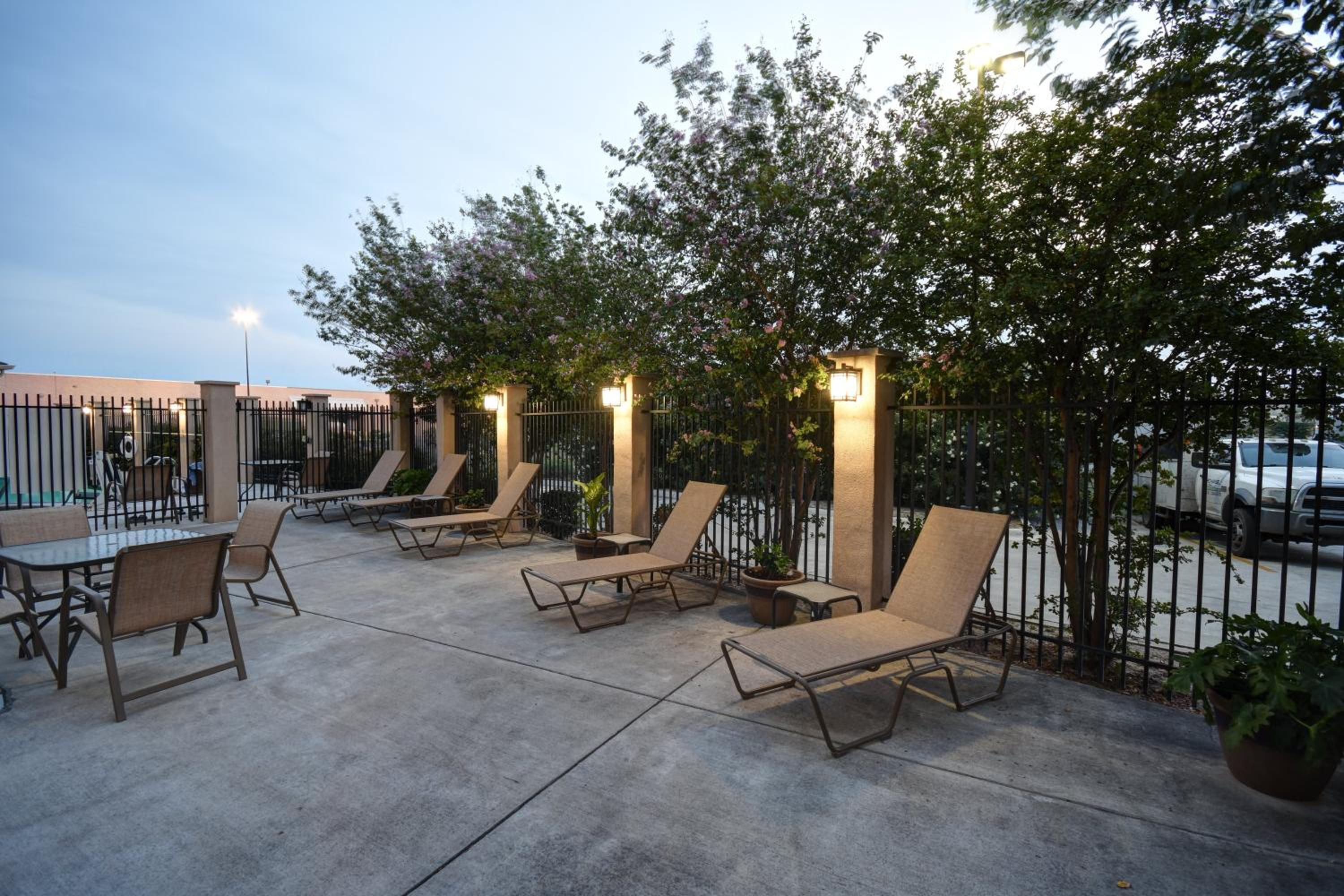 Del Rio Vacations - Holiday Inn Express  Suites Del Rio, an IHG Hotel - Property Image 11