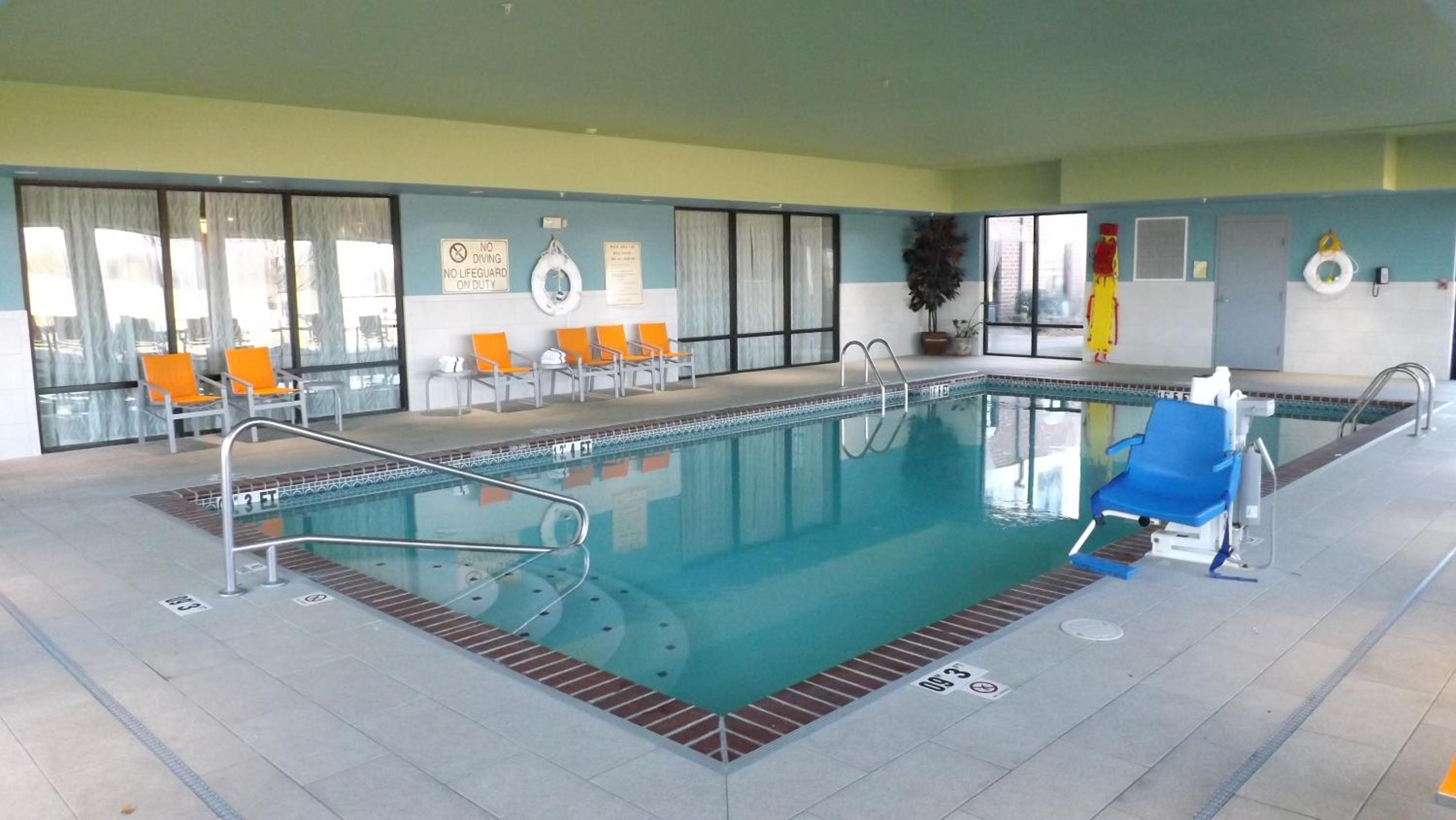 Dyersburg Vacations - Holiday Inn Express  Suites Dyersburg, an IHG Hotel - Property Image 2