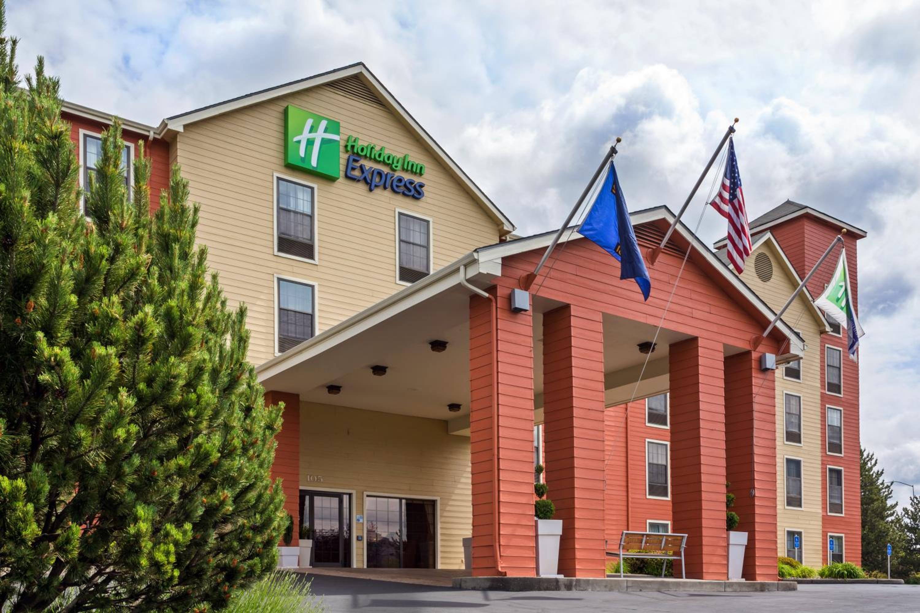 Hotel Holiday Inn Express Grants Pass, an IHG Hotel - Image 1