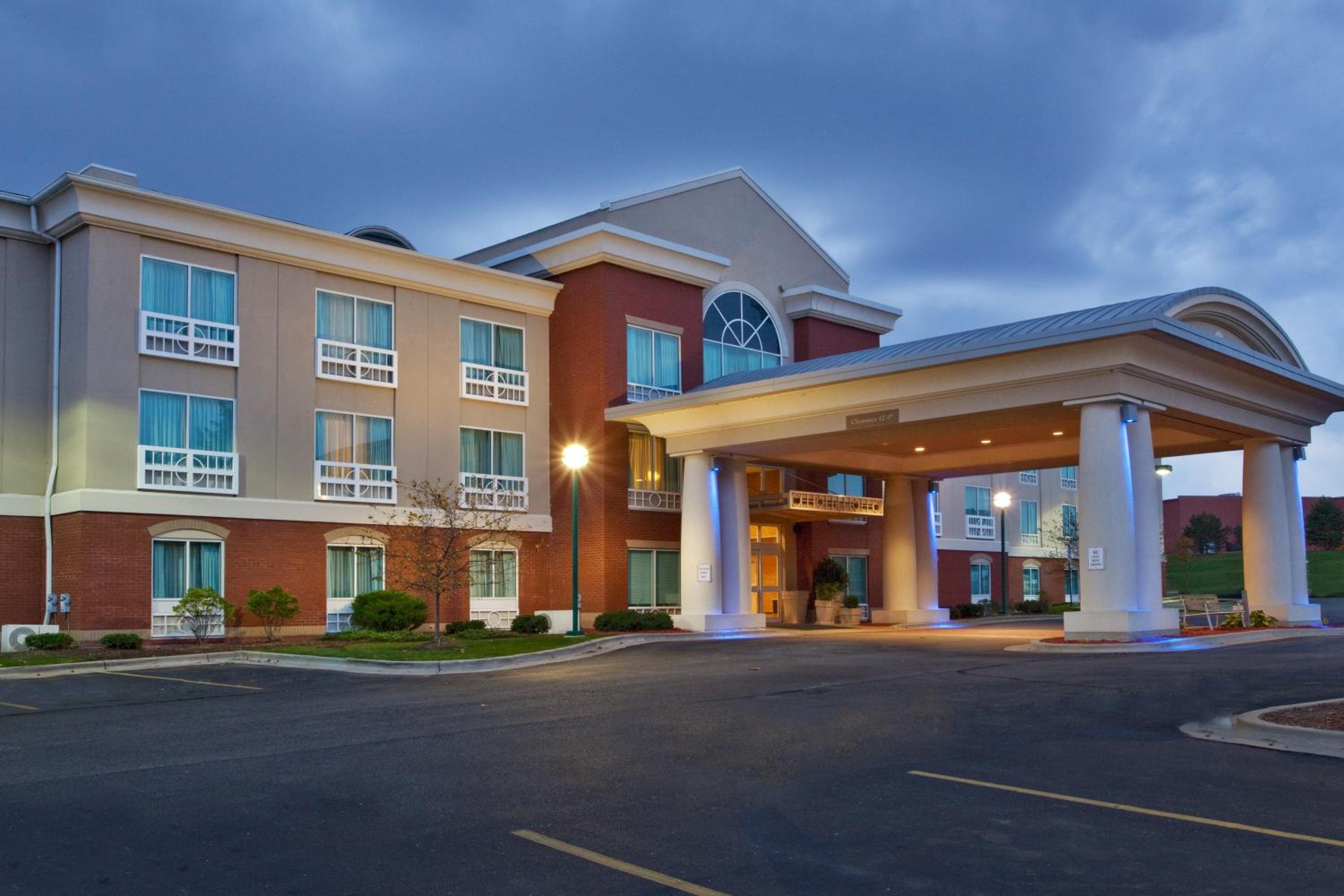 Hotel Holiday Inn Express & Suites Grand Rapids-north By Ihg
