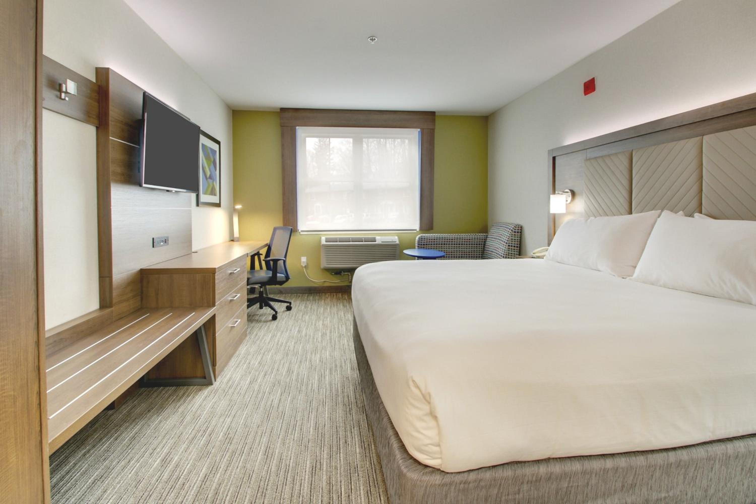 Raleigh Vacations - Holiday Inn Express Durham-UNH, an IHG Hotel - Property Image 4