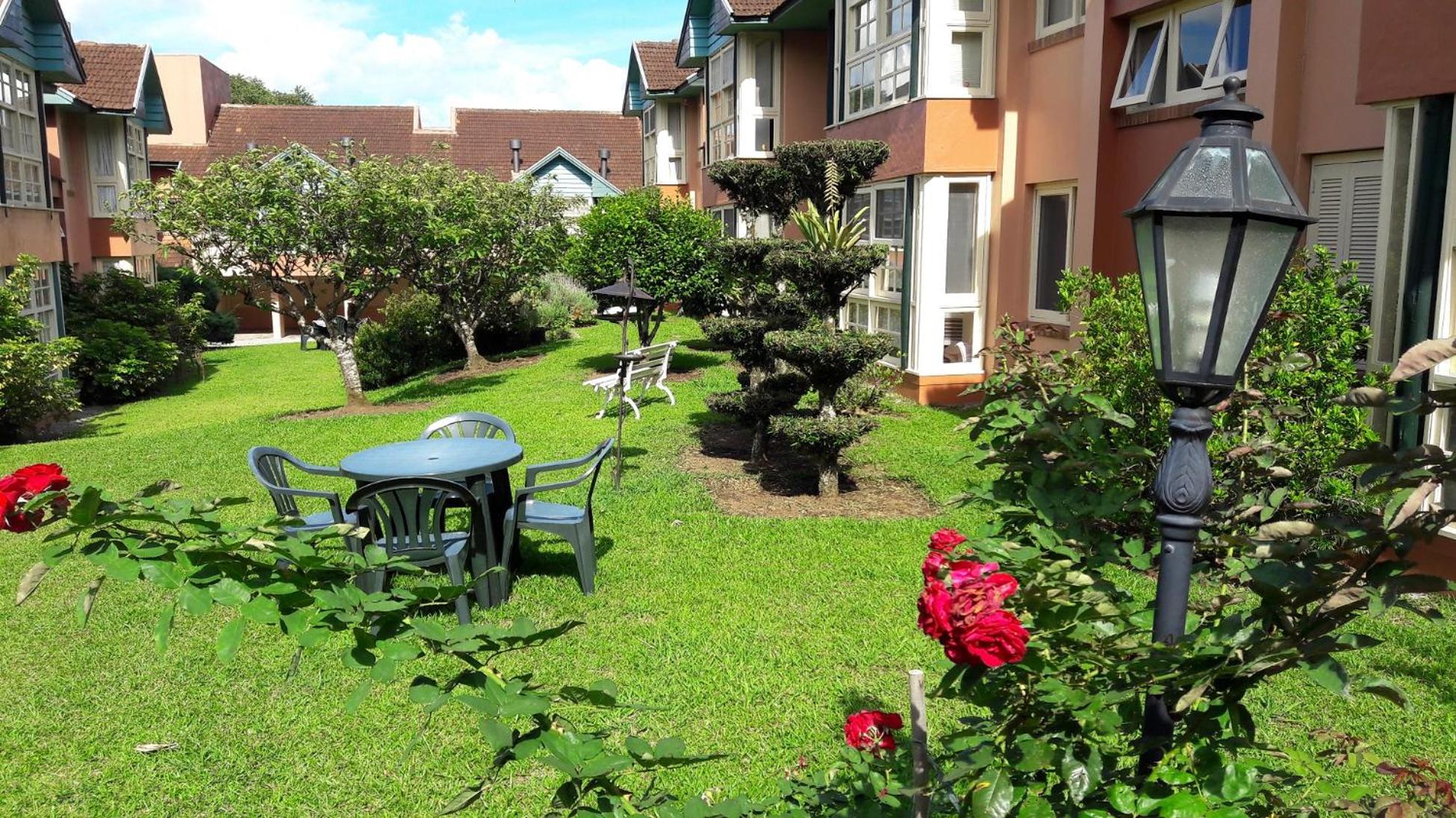 Apartamento Duplex, Climatizado, Próximo ao Lago view 3