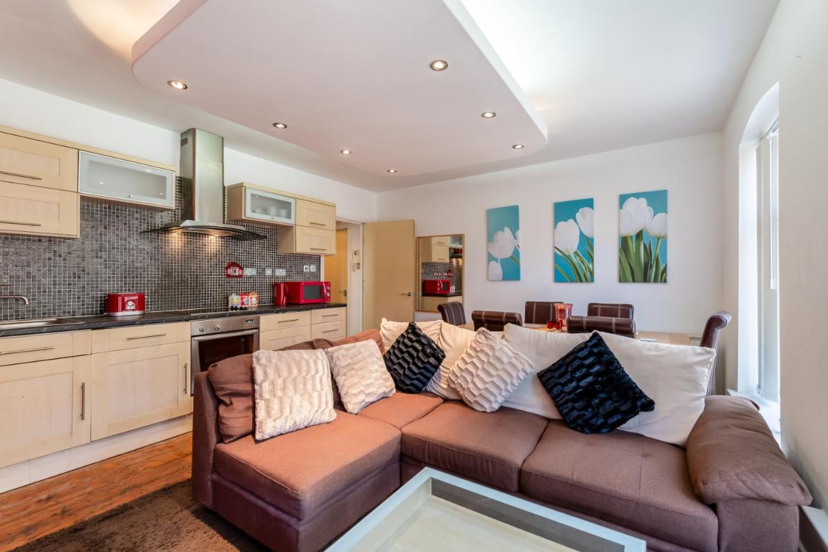 NEWCASTLE CITY CENTRE apartment view 2