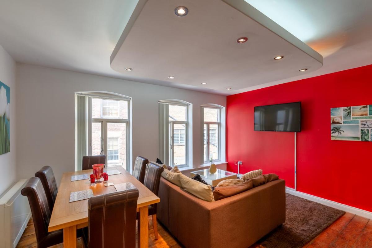 NEWCASTLE CITY CENTRE apartment view 4