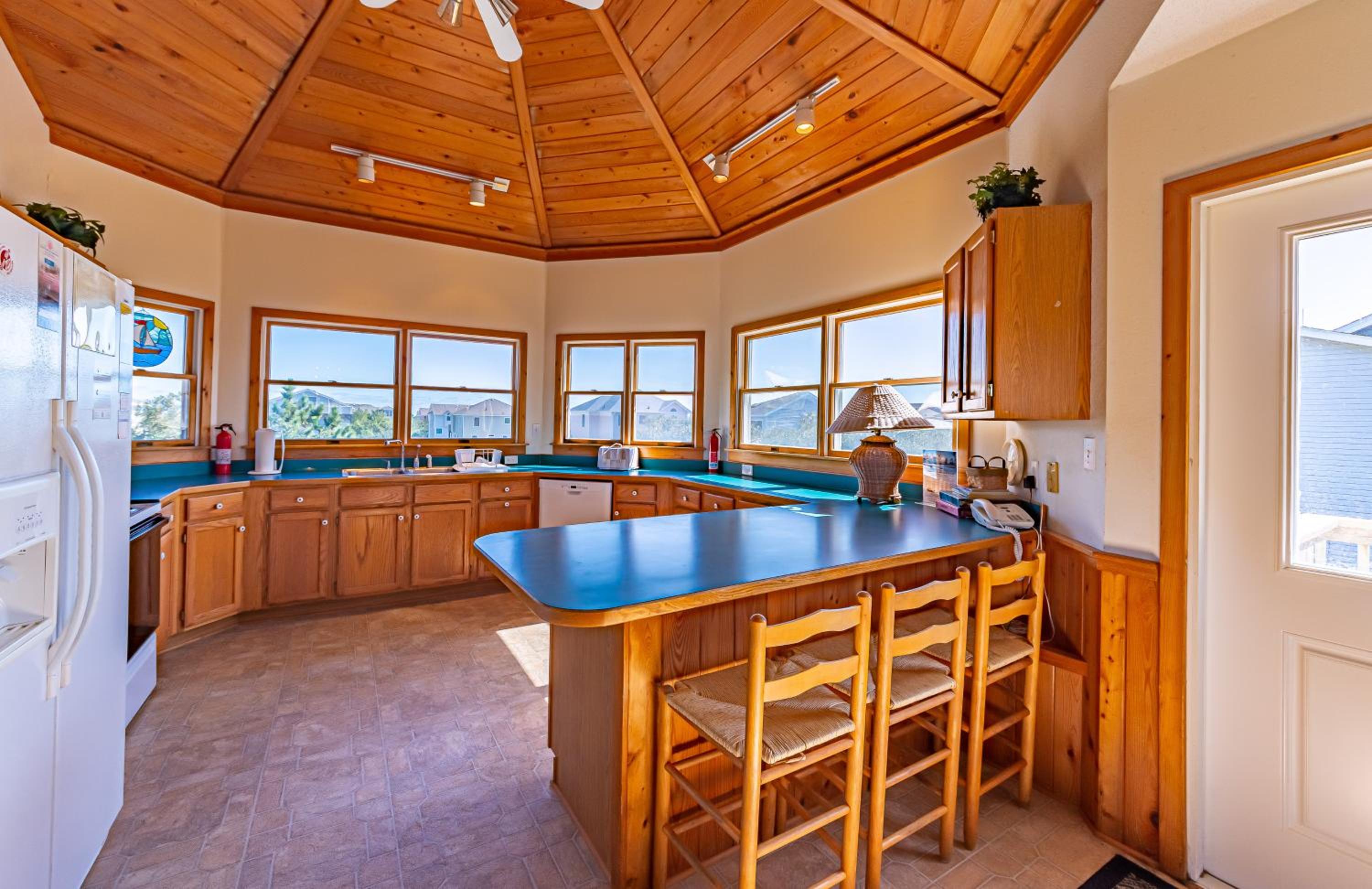 Eagle Quay - Corolla, Ocean Sands, Oceanside, 190 Yds to Beach, Hot Tub, Pets OK, Community Pool
