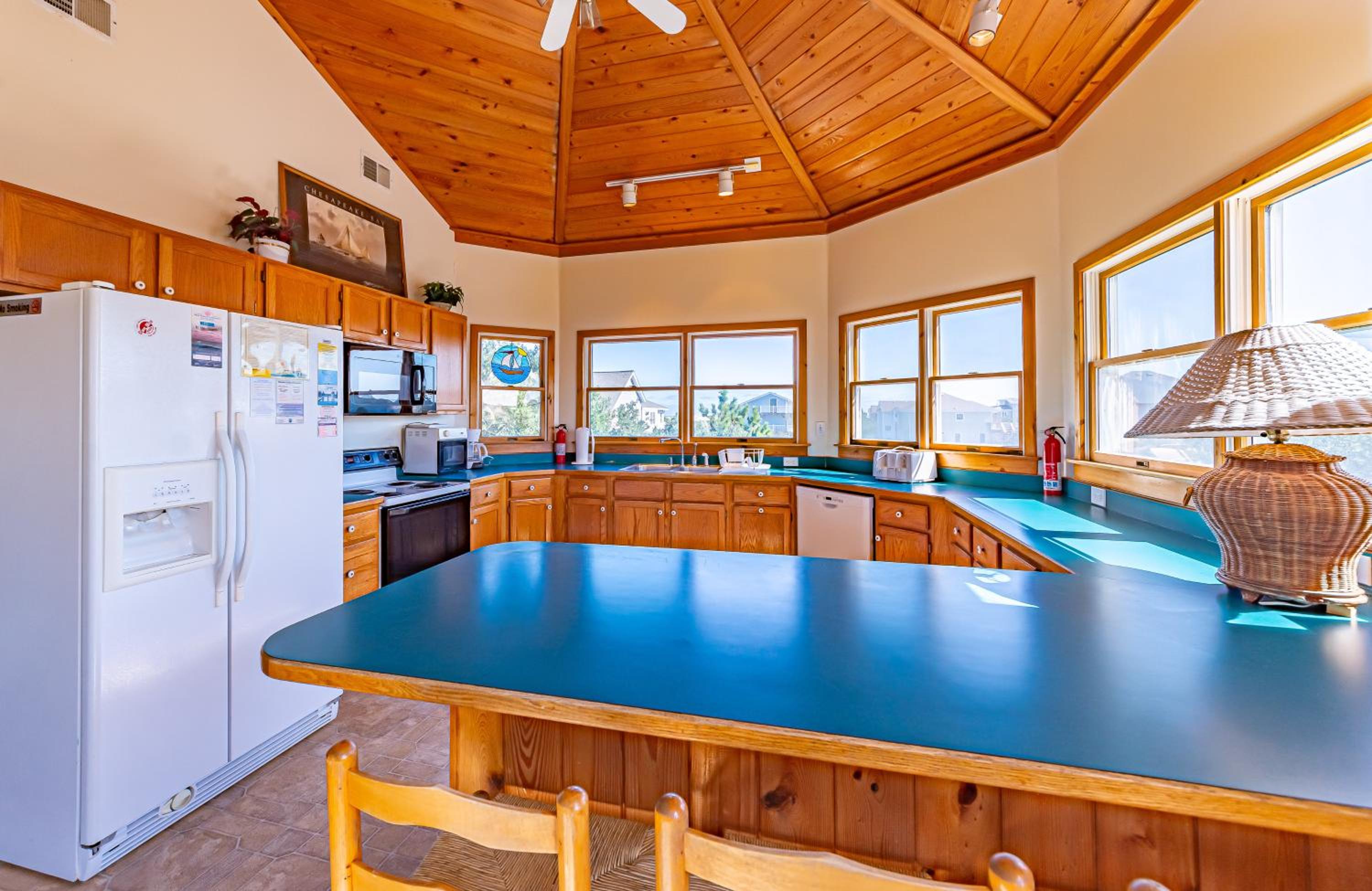 Eagle Quay - Corolla, Ocean Sands, Oceanside, 190 Yds to Beach, Hot Tub, Pets OK, Community Pool