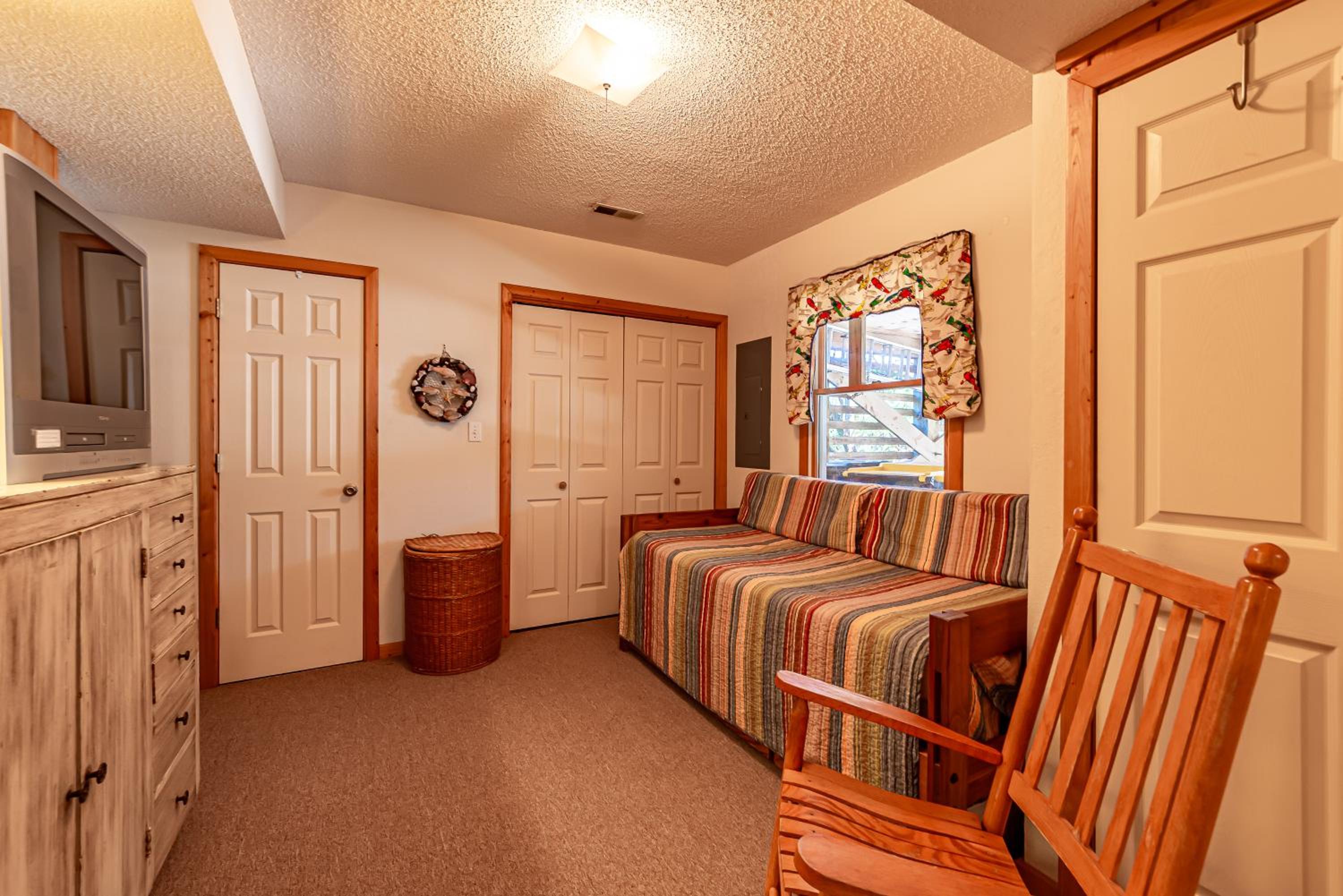Eagle Quay - Corolla, Ocean Sands, Oceanside, 190 Yds to Beach, Hot Tub, Pets OK, Community Pool