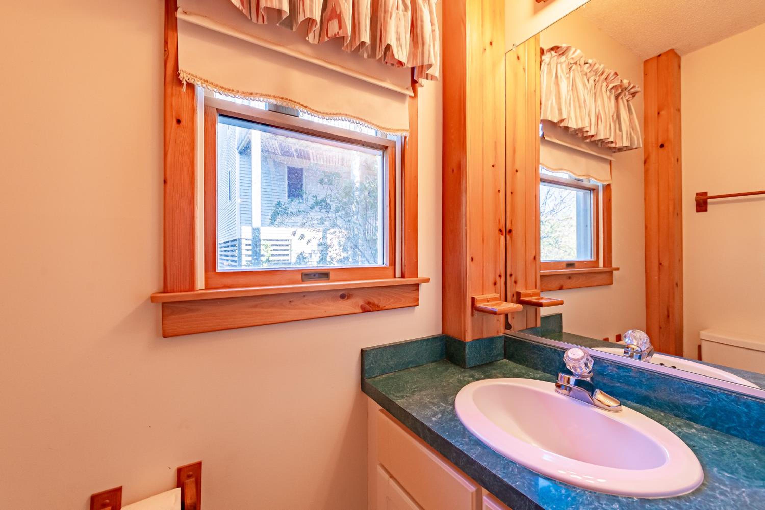 Eagle Quay - Corolla, Ocean Sands, Oceanside, 190 Yds to Beach, Hot Tub, Pets OK, Community Pool