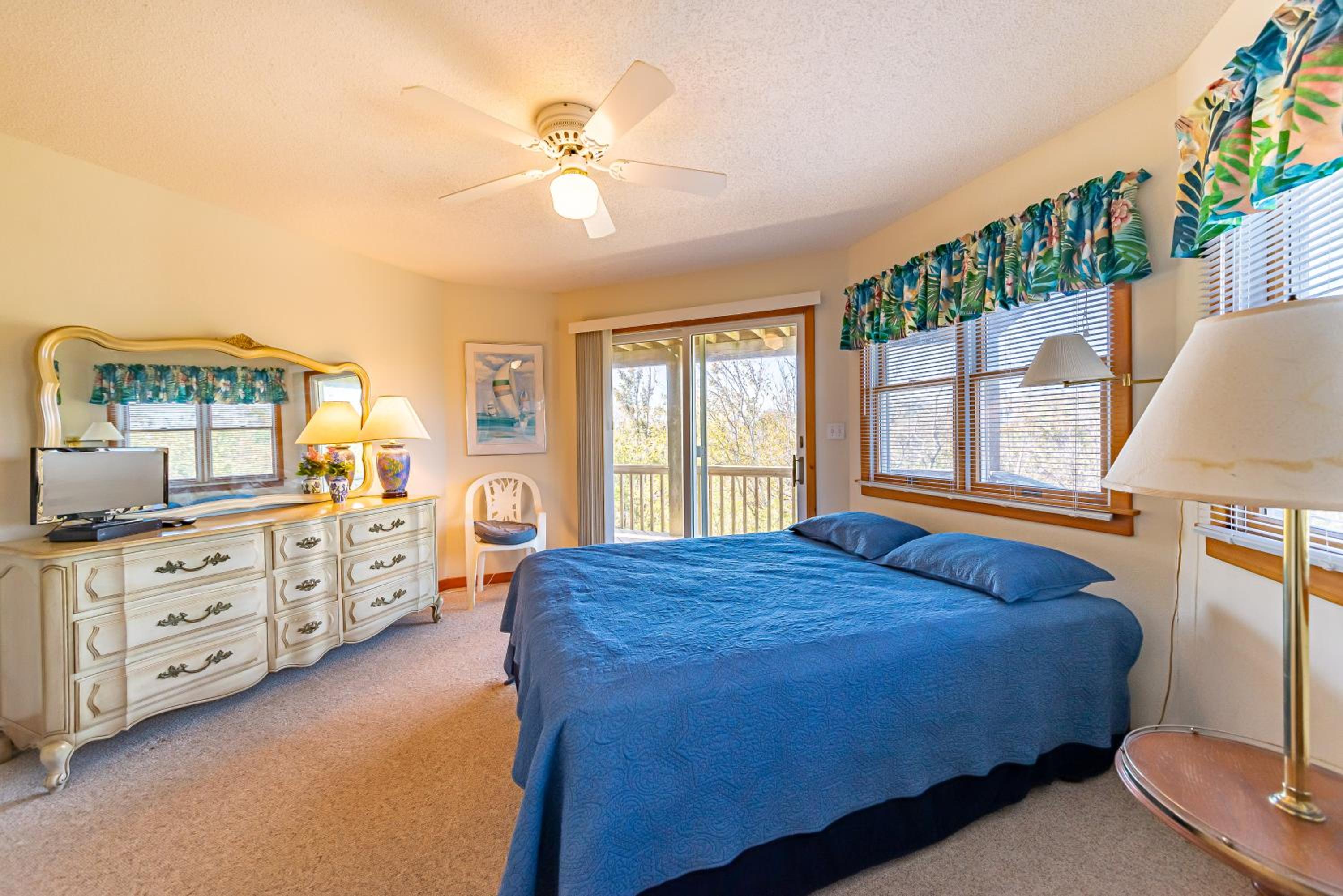 Eagle Quay - Corolla, Ocean Sands, Oceanside, 190 Yds to Beach, Hot Tub, Pets OK, Community Pool