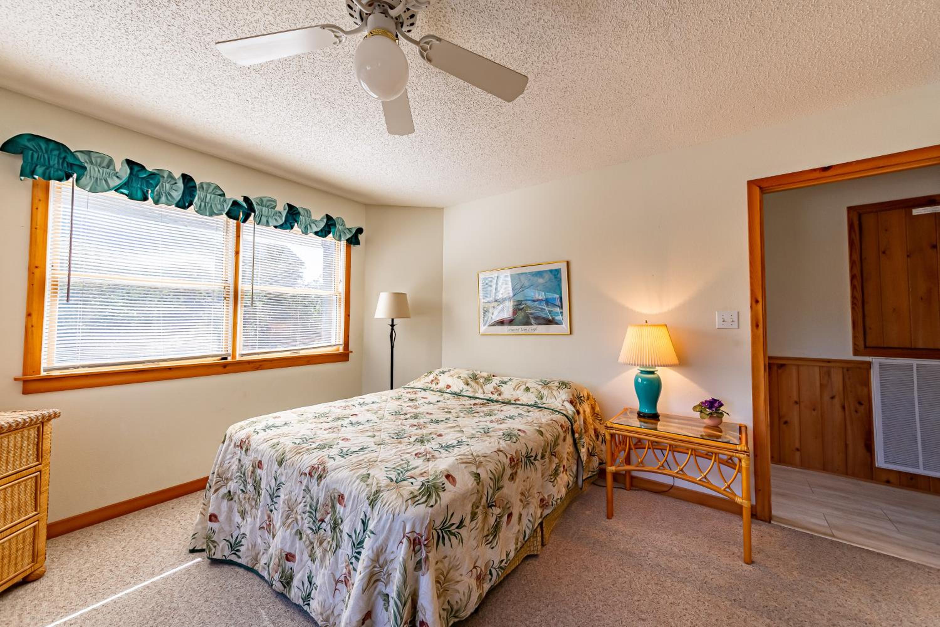 Eagle Quay - Corolla, Ocean Sands, Oceanside, 190 Yds to Beach, Hot Tub, Pets OK, Community Pool