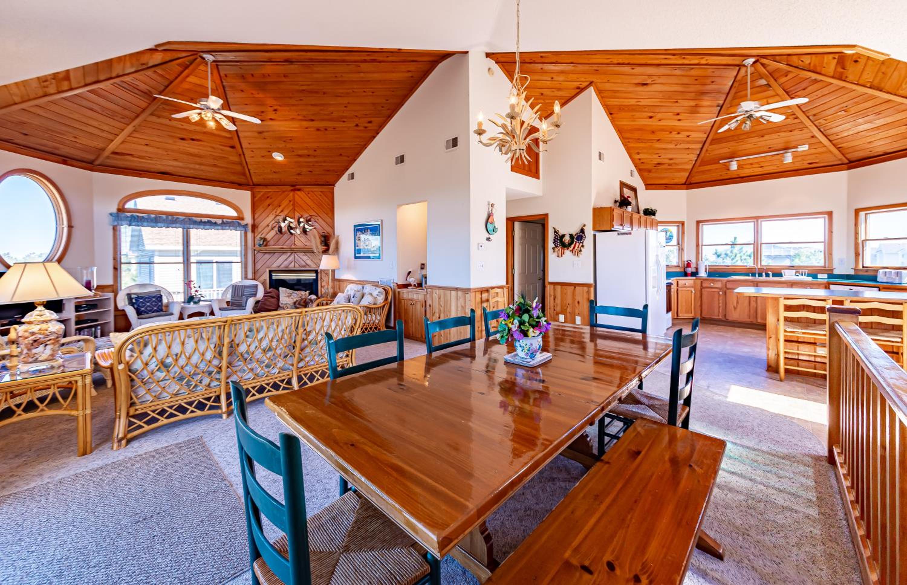 Eagle Quay - Corolla, Ocean Sands, Oceanside, 190 Yds to Beach, Hot Tub, Pets OK, Community Pool