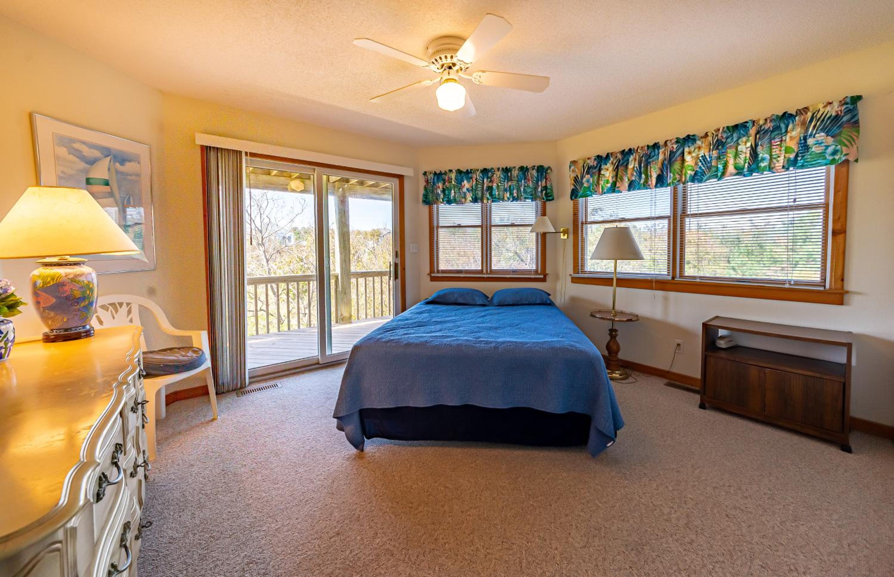 Eagle Quay - Corolla, Ocean Sands, Oceanside, 190 Yds to Beach, Hot Tub, Pets OK, Community Pool
