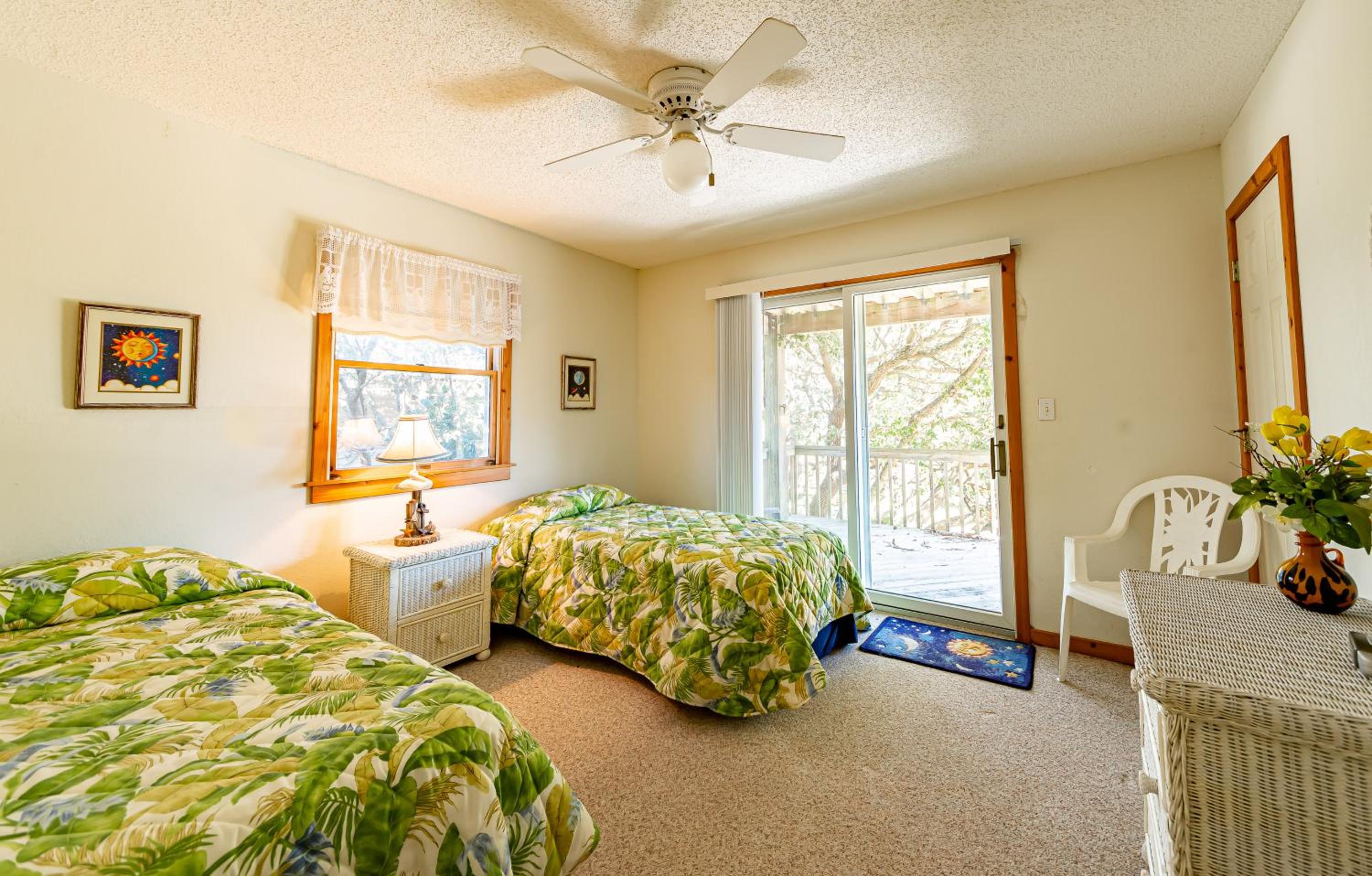 Eagle Quay - Corolla, Ocean Sands, Oceanside, 190 Yds to Beach, Hot Tub, Pets OK, Community Pool