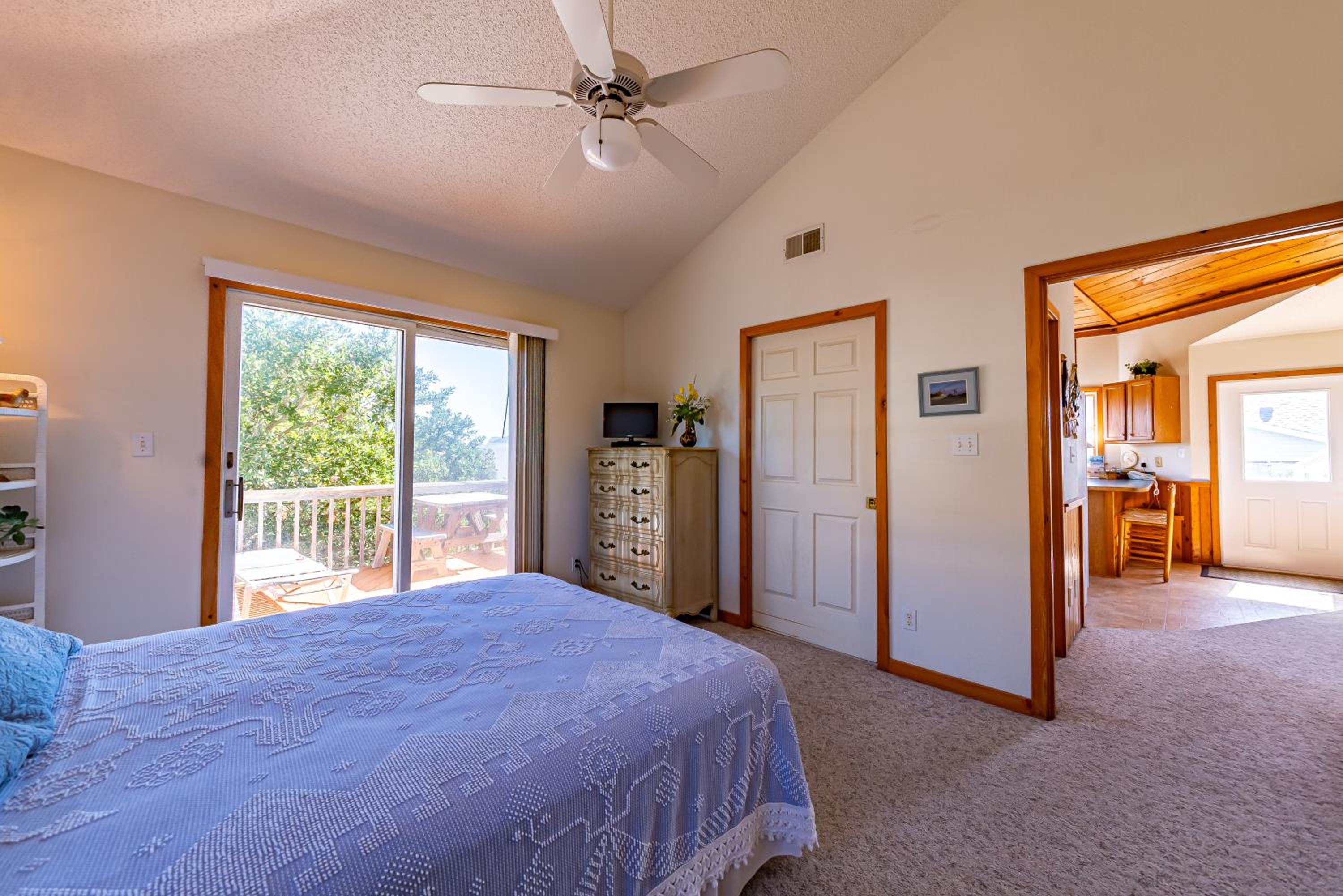 Eagle Quay - Corolla, Ocean Sands, Oceanside, 190 Yds to Beach, Hot Tub, Pets OK, Community Pool