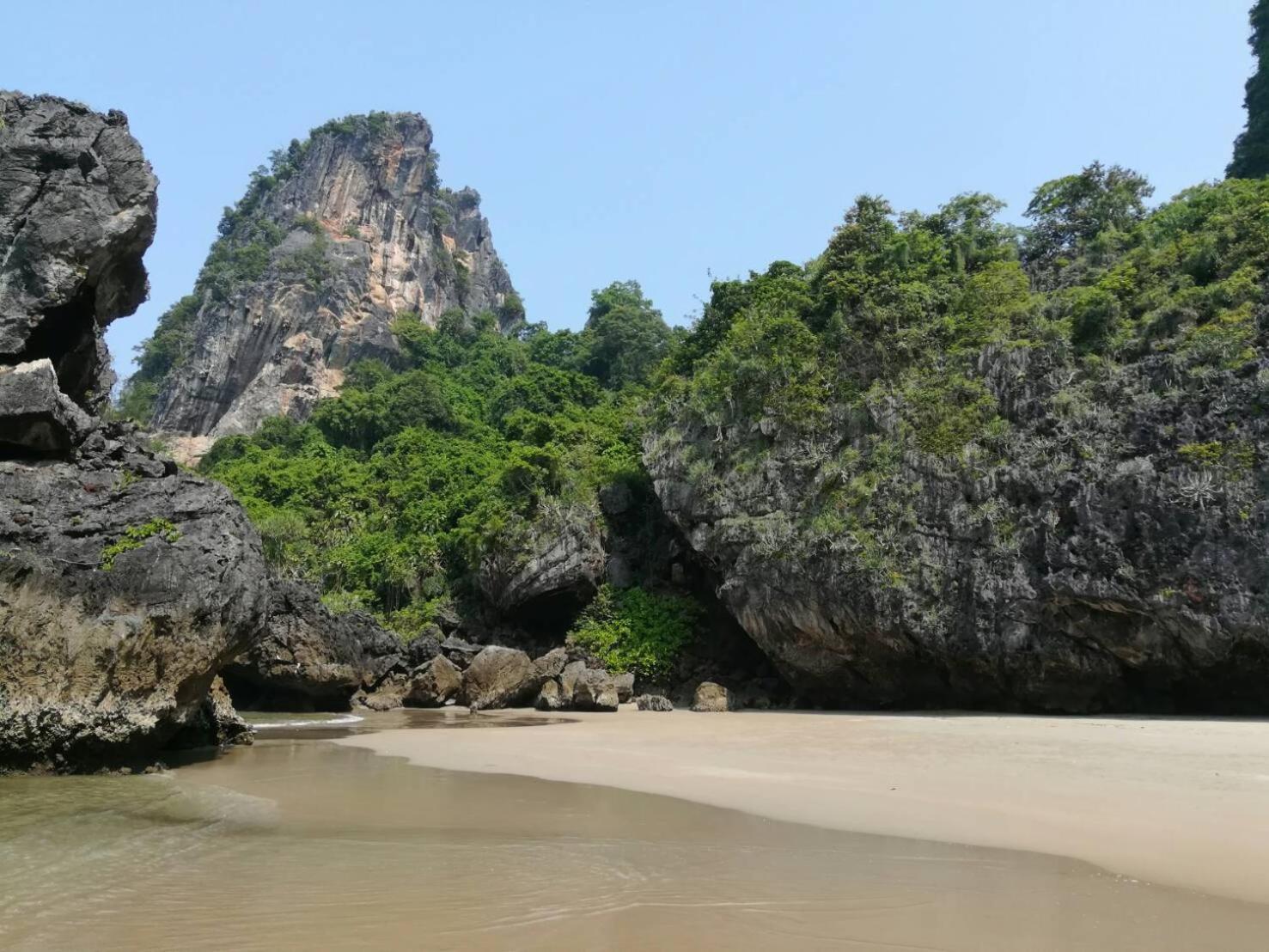 Cashew Nut Bungalow, Ko Mook