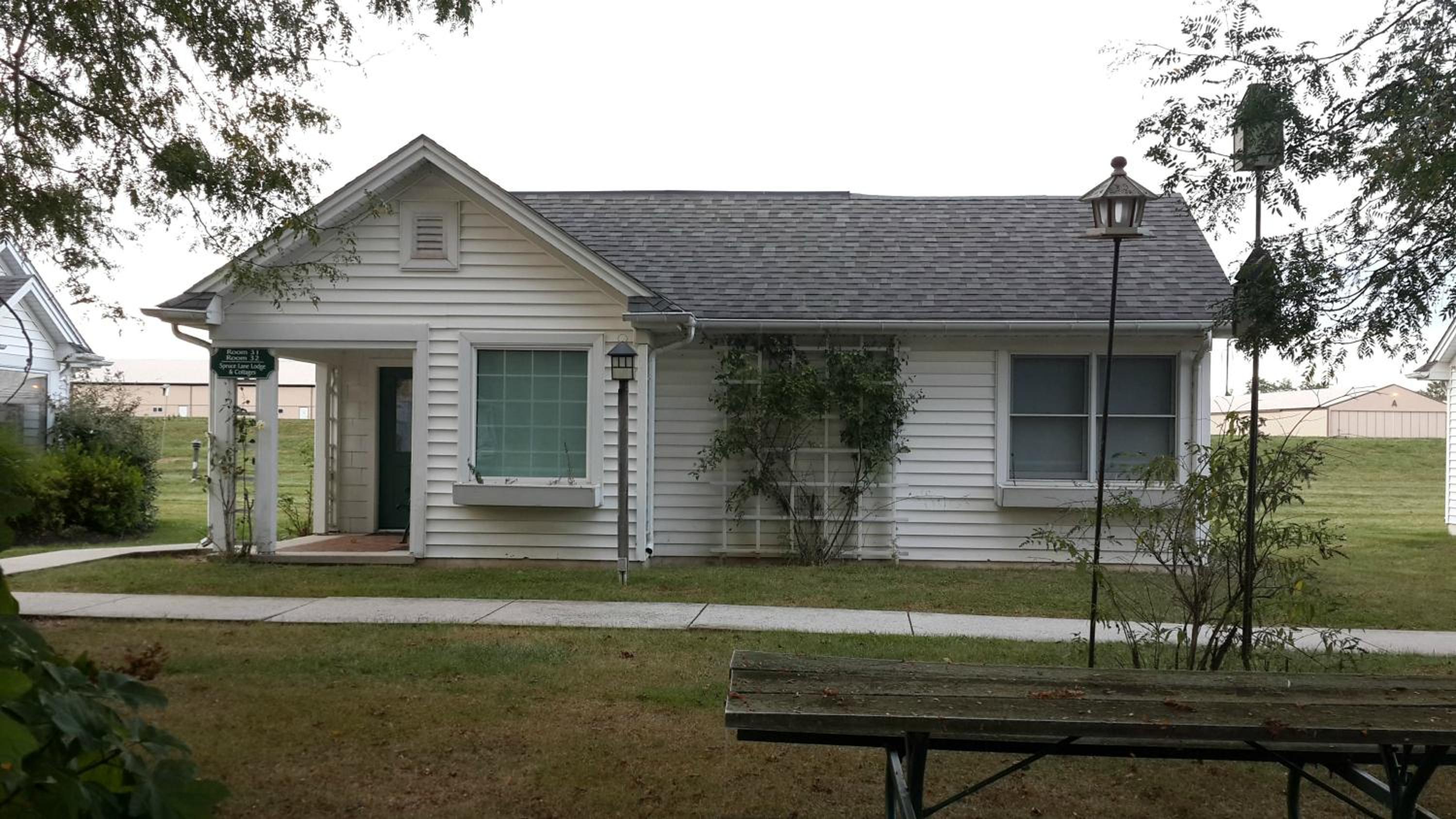 Spruce Lane Lodge and Cottages