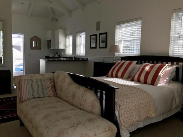 Saffron Holiday Home