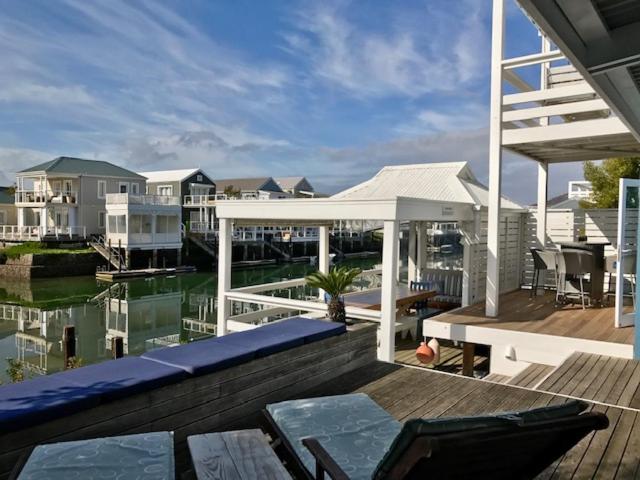 Saffron Holiday Home