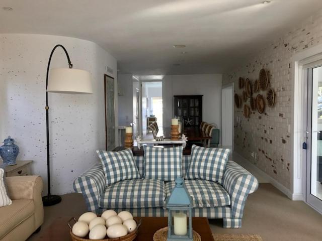 Saffron Holiday Home