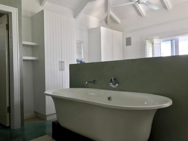 Saffron Holiday Home