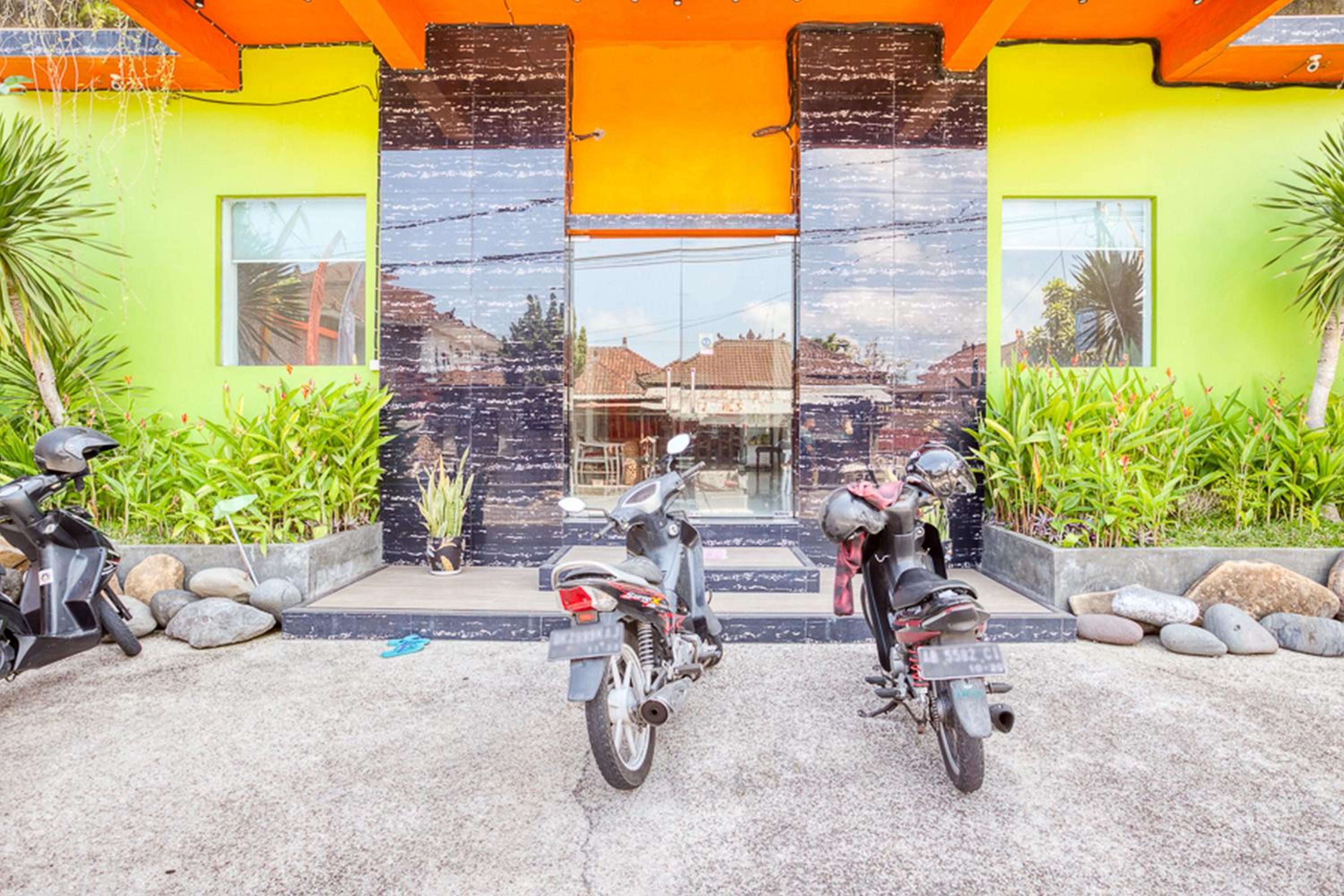 RedDoorz near Ubud Village