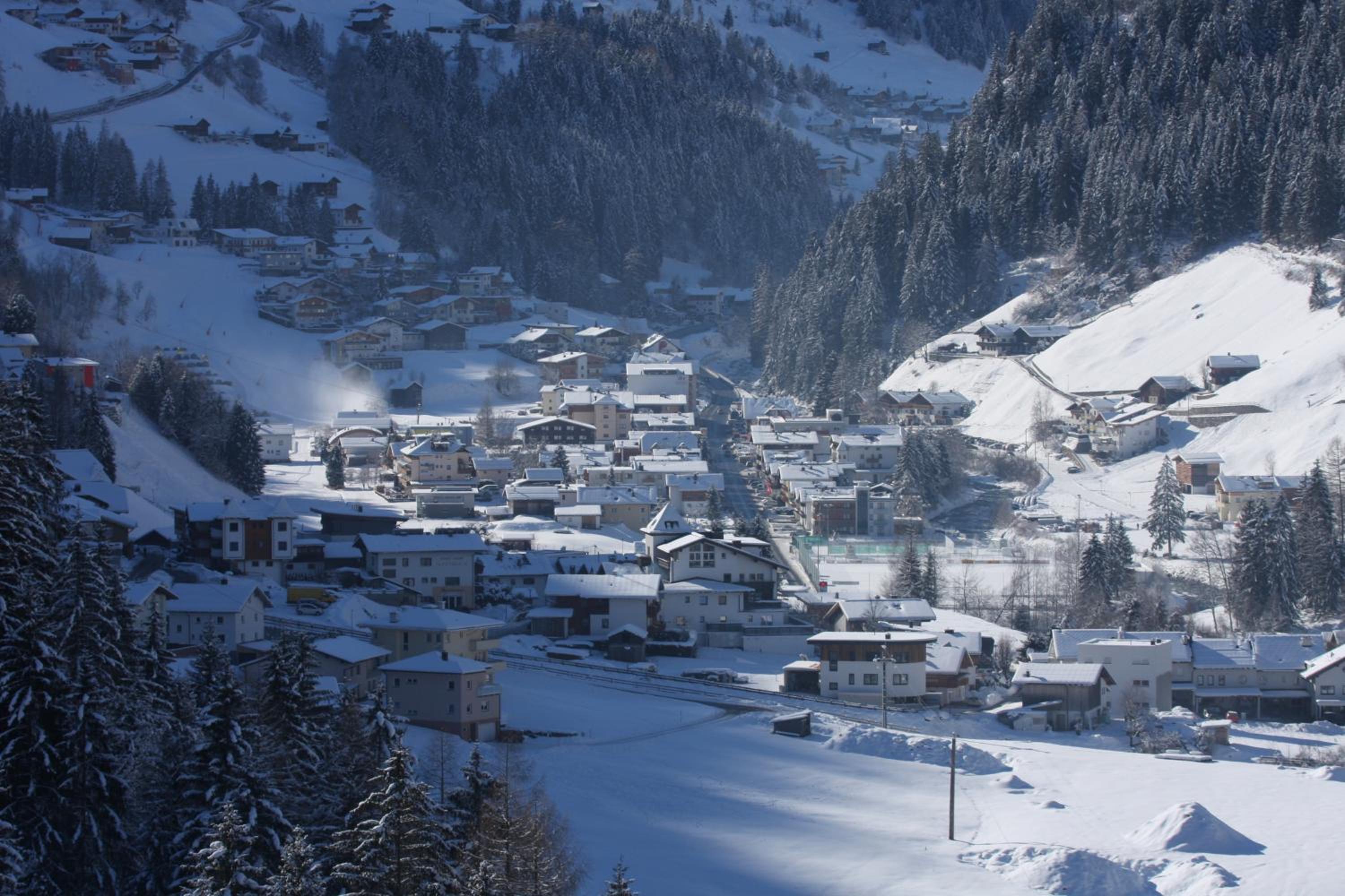 Mountain Living Ski-in & Ski out Silvretta Sommer Card Including