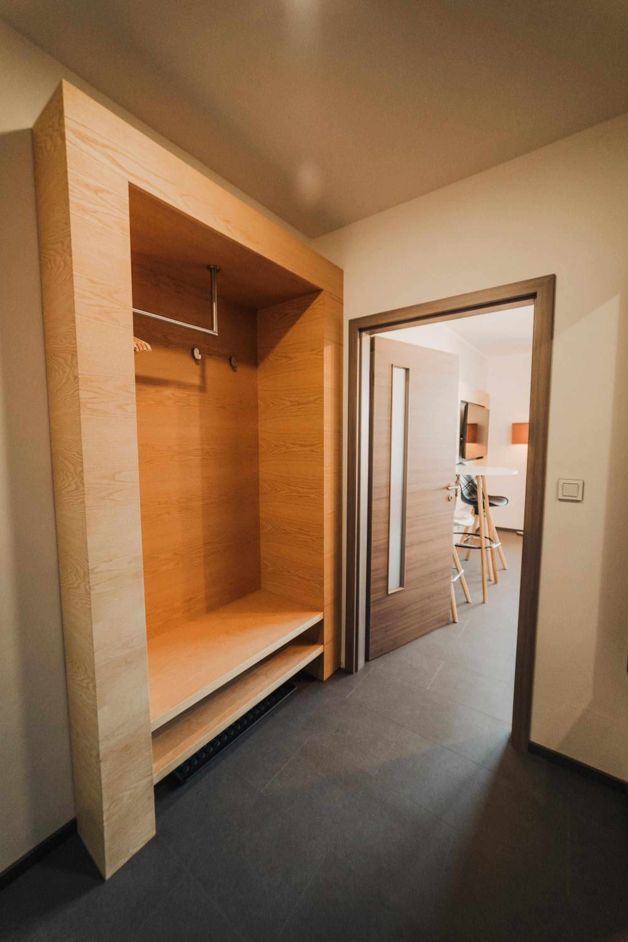 Beautiful new studio, 400m from the square
