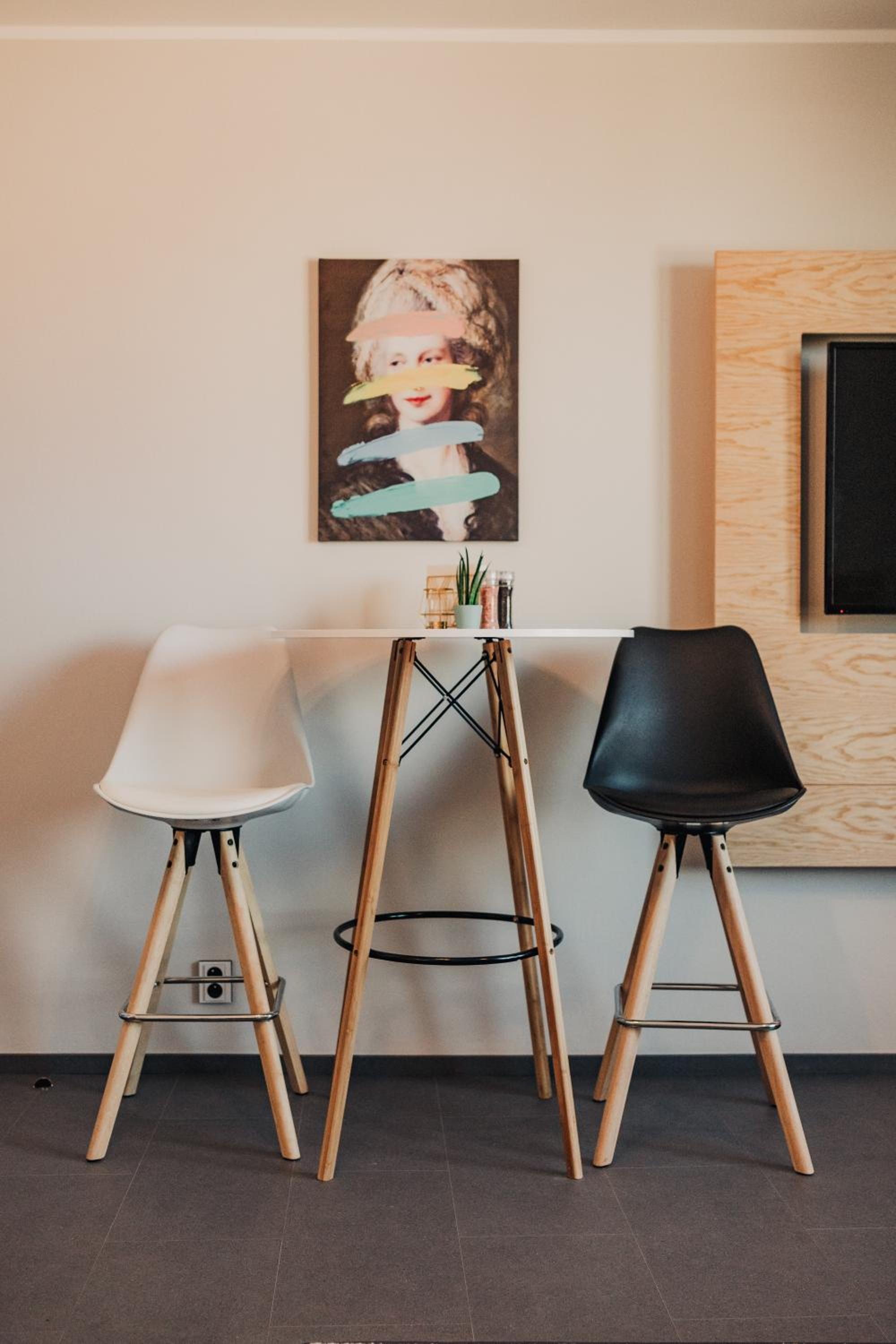 Beautiful new studio, 400m from the square