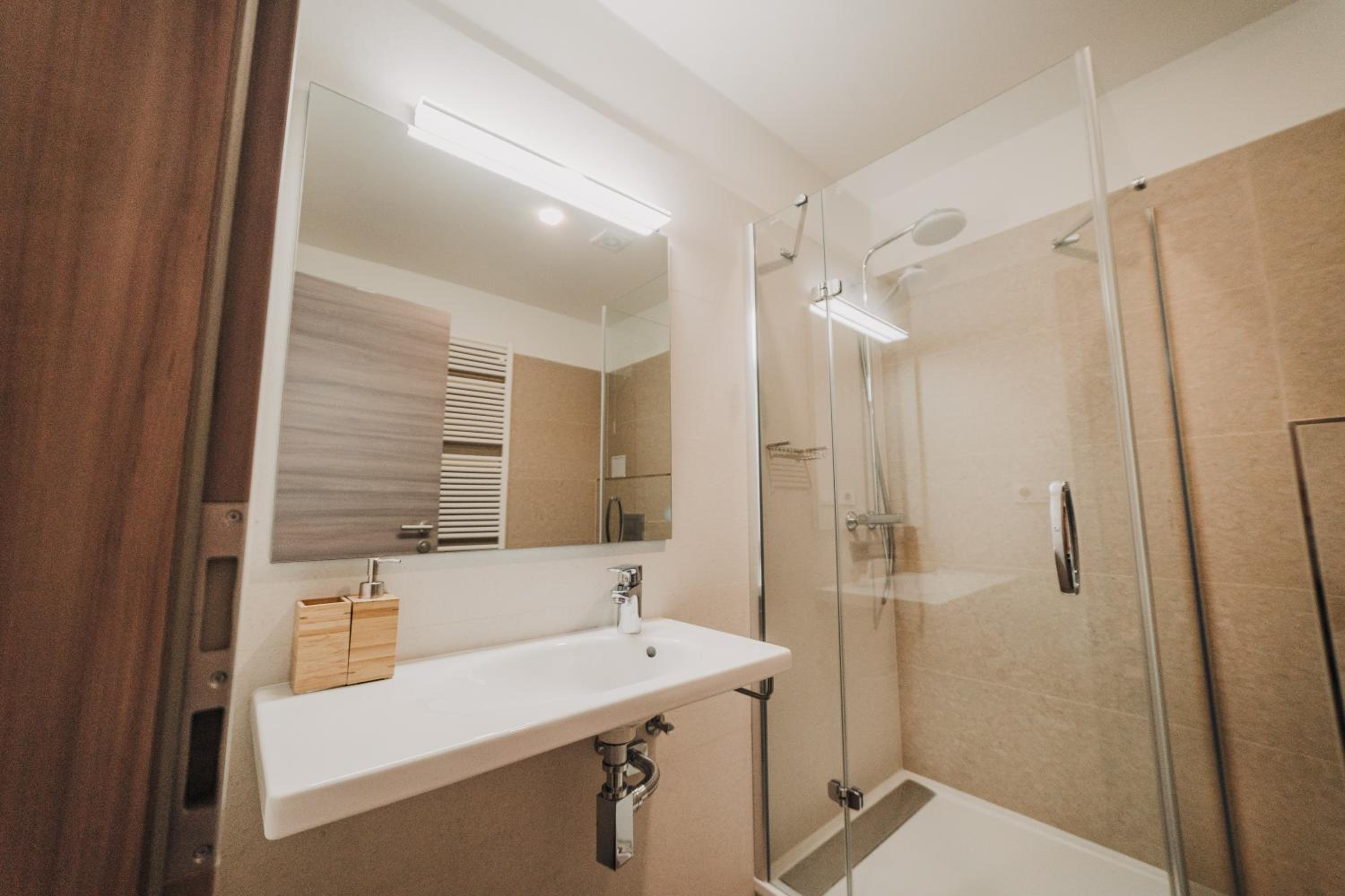 Beautiful new studio, 400m from the square