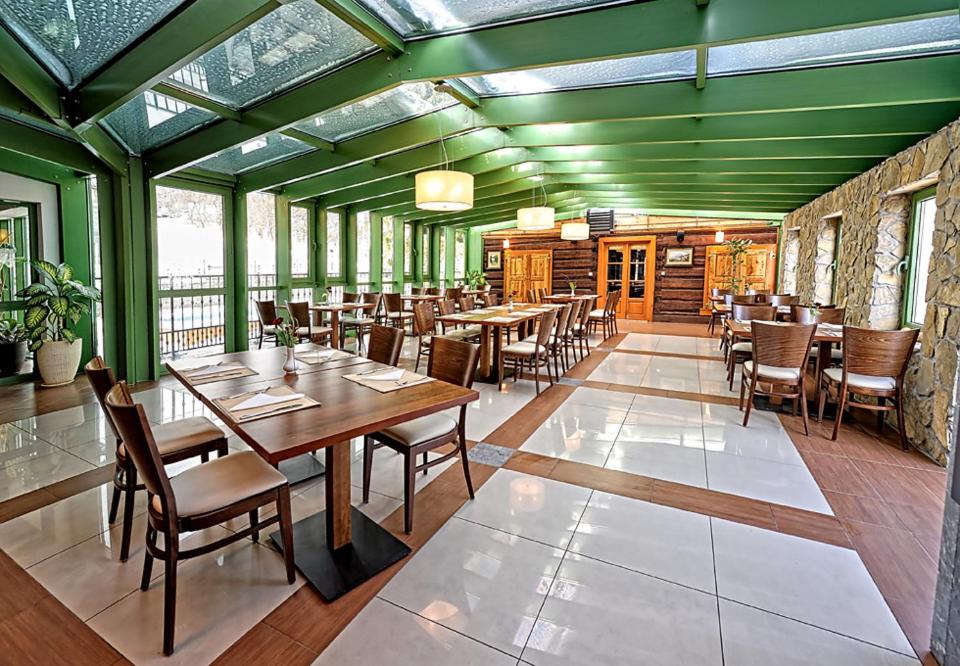 restaurant