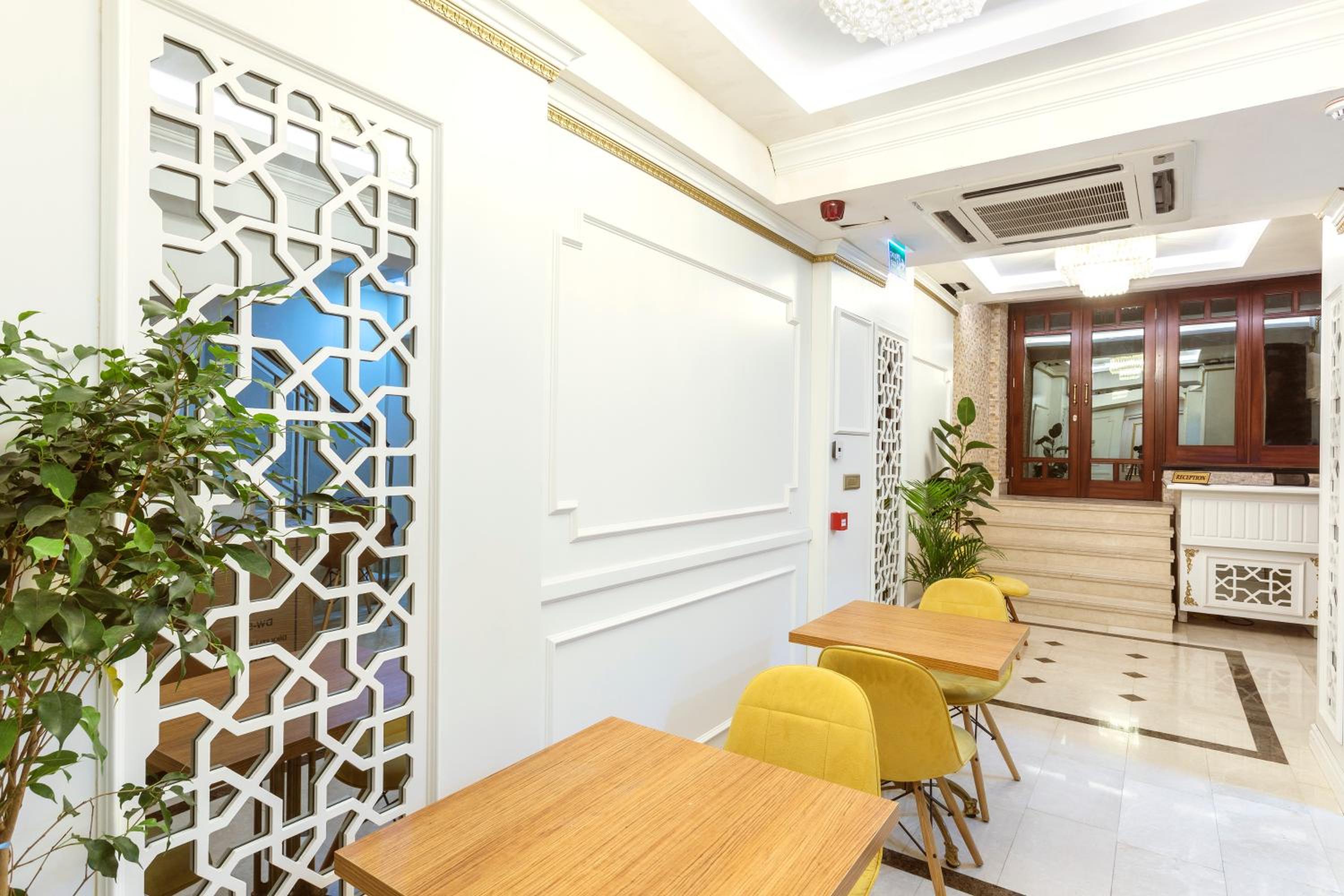 City Hall Otel - Image 9