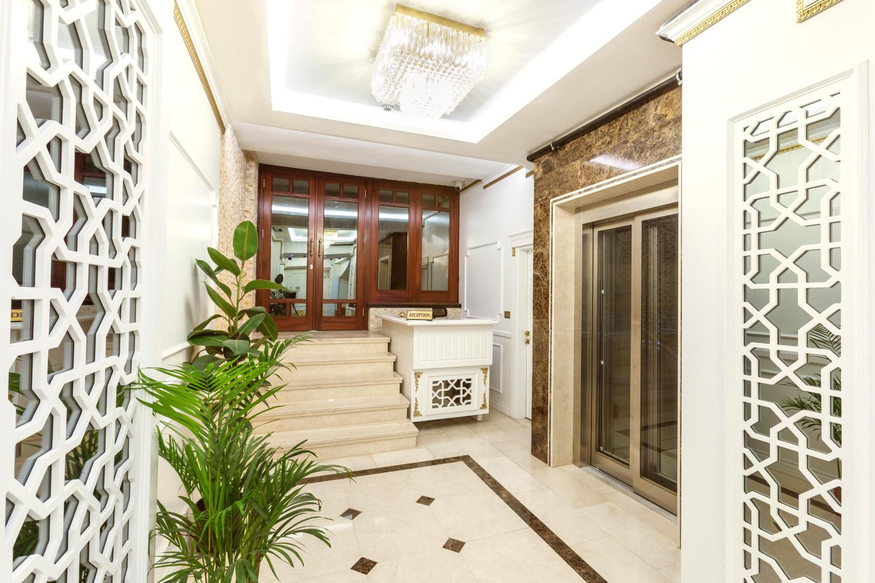 City Hall Otel - Image 8