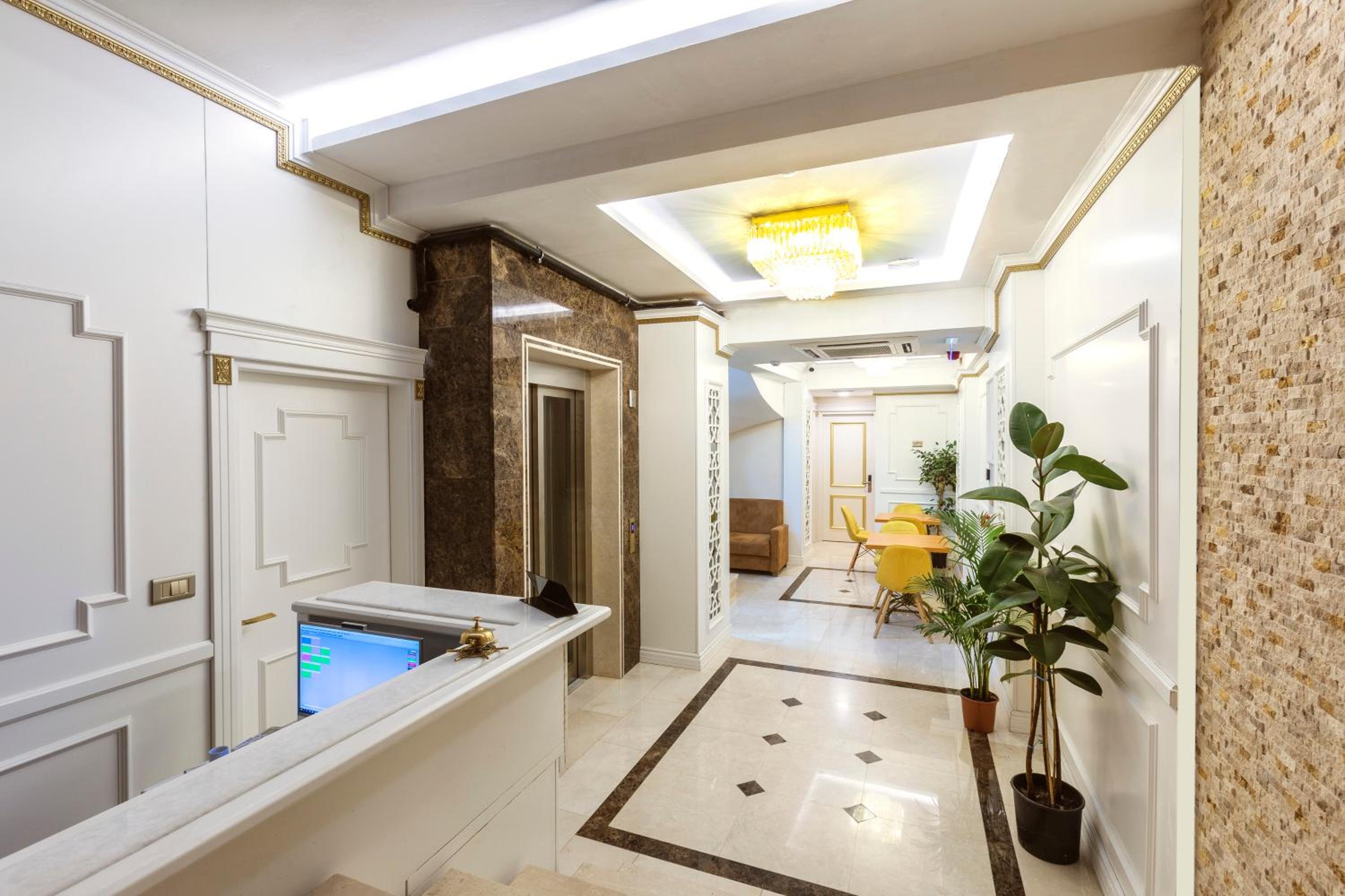 City Hall Otel - Image 7